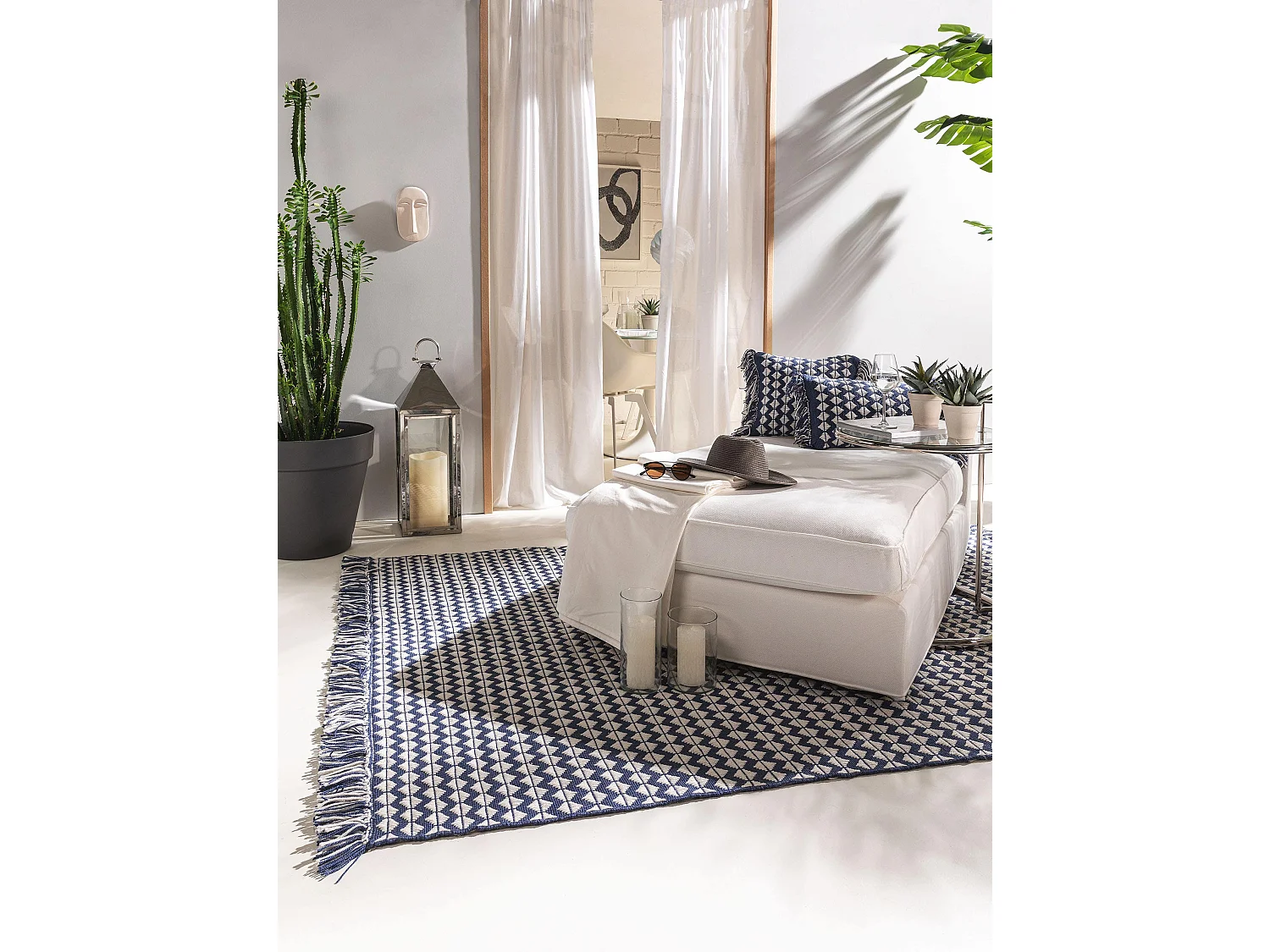 Tapis fabriqué à partir de matériaux recyclés Morty Bleu foncé 80x150 cm