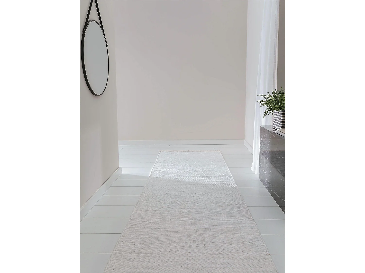 Tapis fabriqué à partir de matériaux recyclés Tom Blanc 70x200 cm