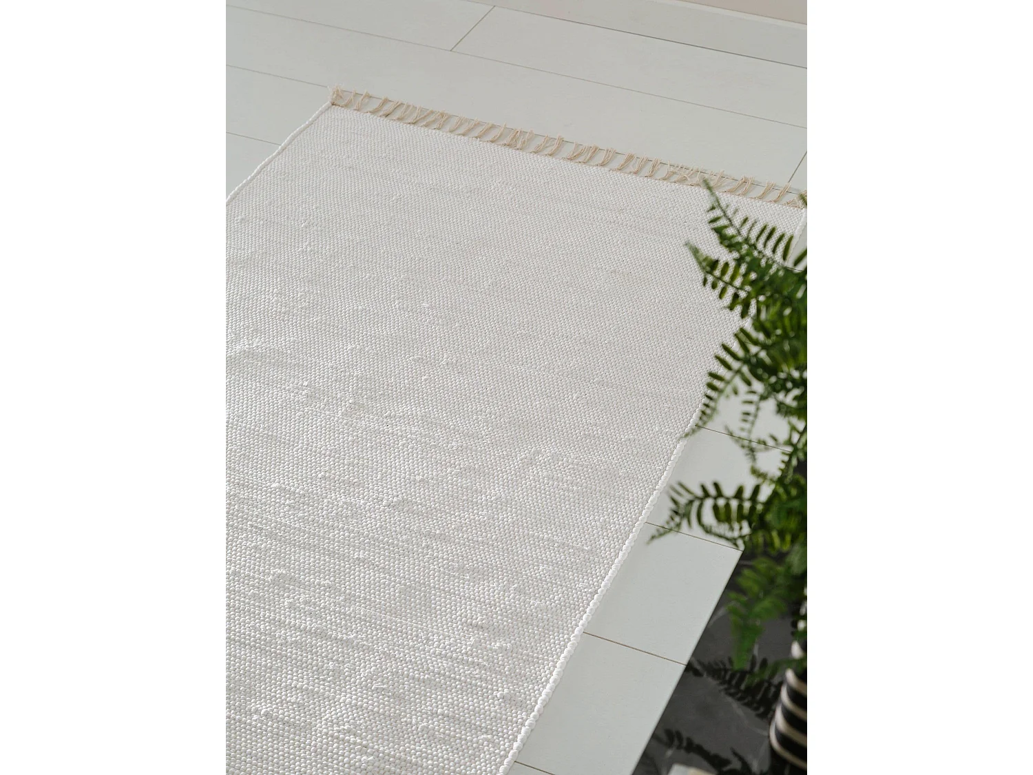 Tapis fabriqué à partir de matériaux recyclés Tom Blanc 70x200 cm