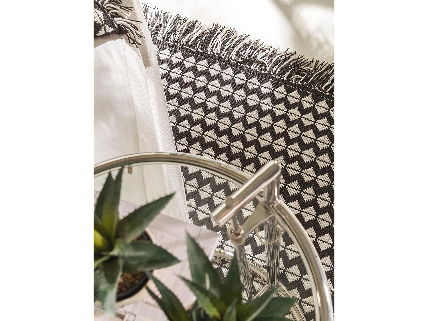 Tapis fabriqué à partir de matériaux recyclés Morty Noir & Blanc 160x230 cm