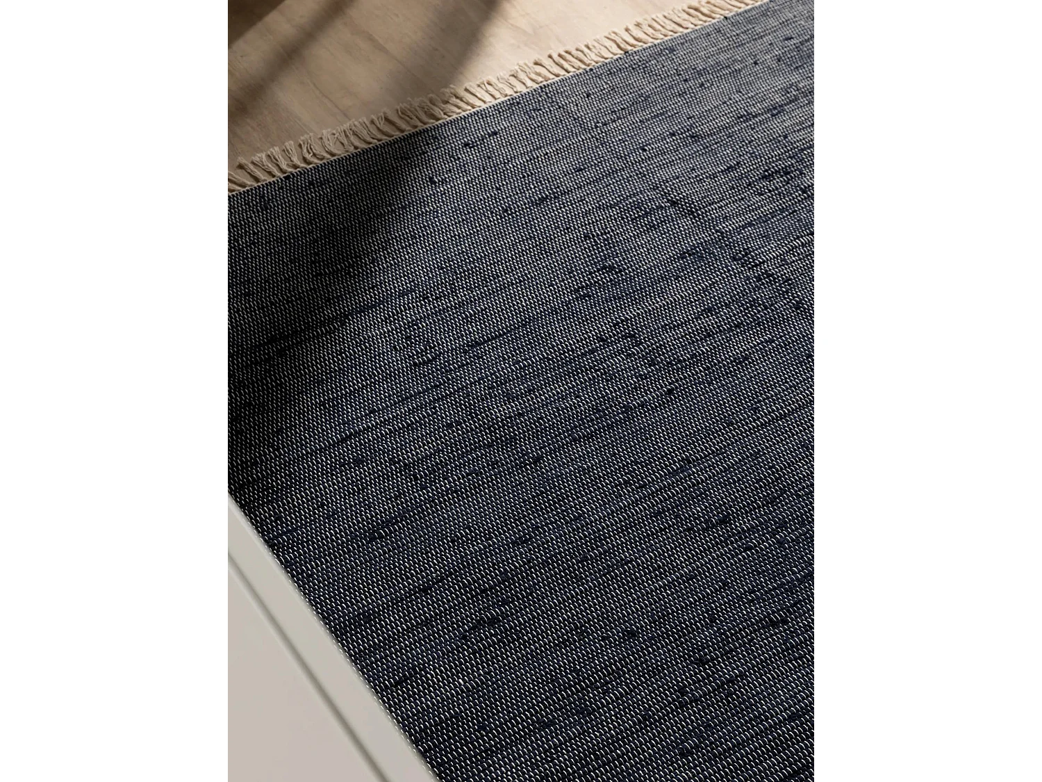 Tapis fabriqué à partir de matériaux recyclés Tom Bleu foncé 120x170 cm