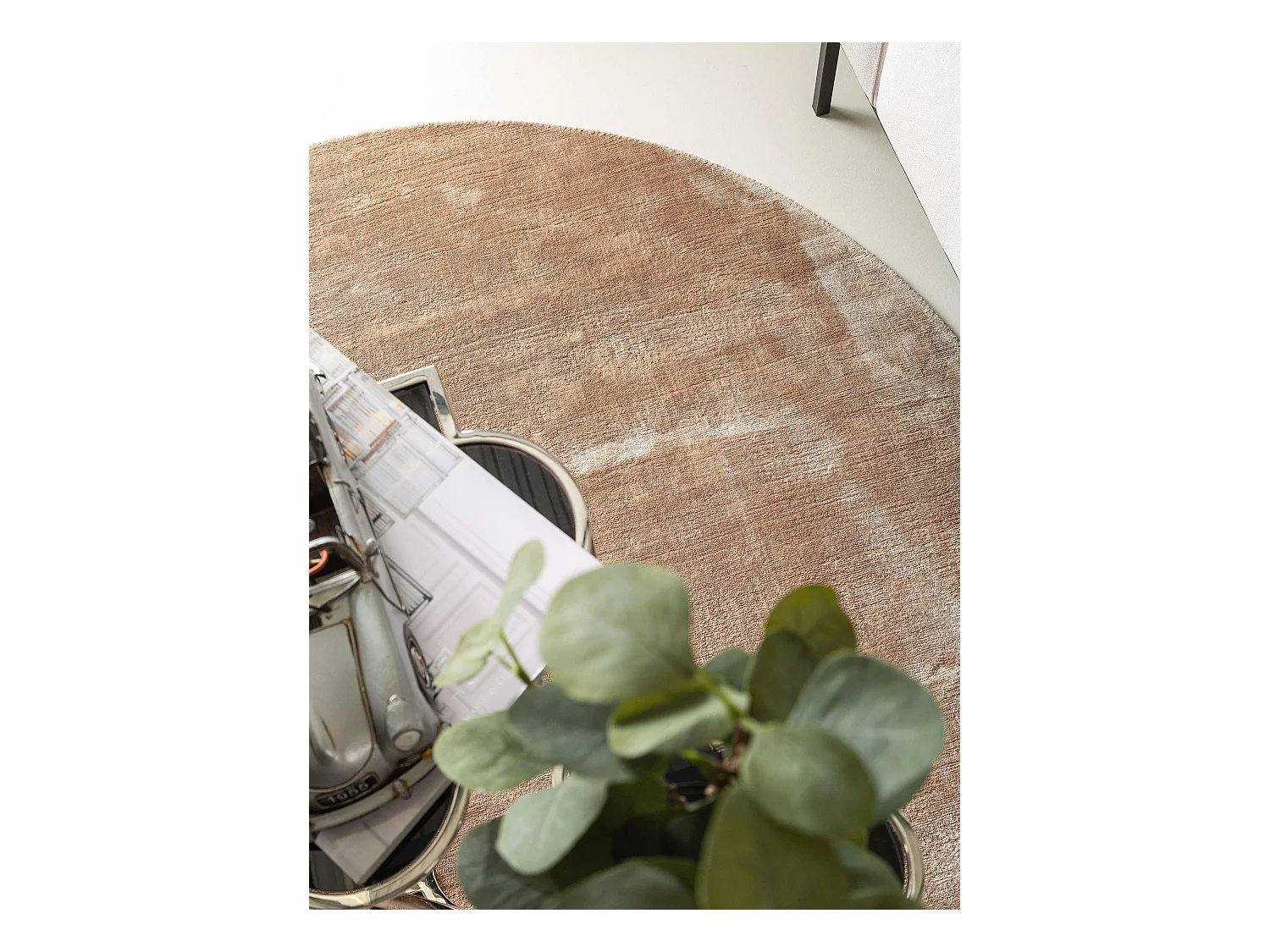 Tapis en viscose Ovale Nela Taupe 150x230 cm