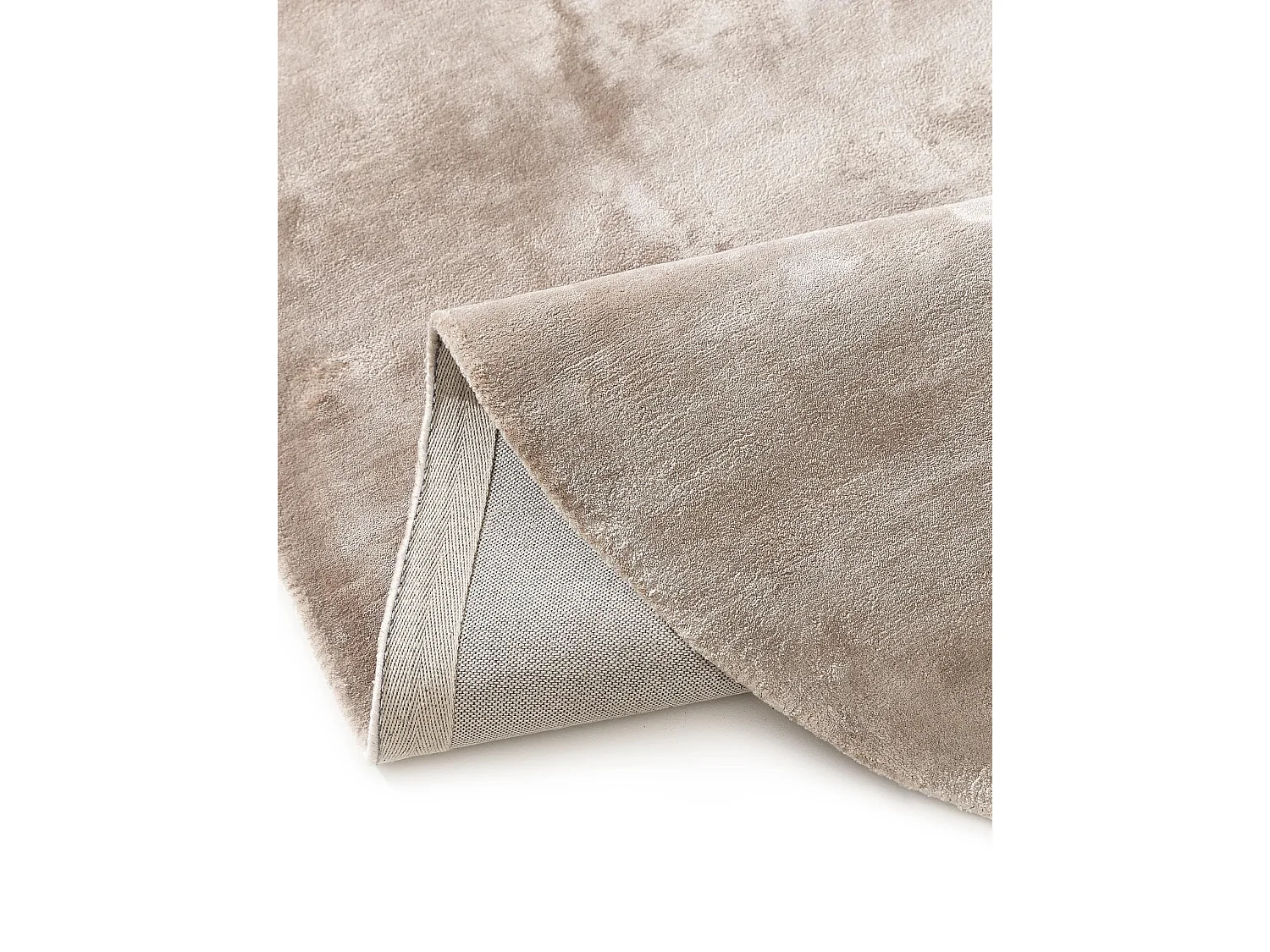 Tapis en viscose Ovale Nela Taupe 150x230 cm