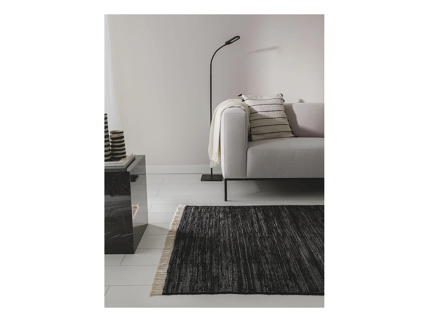 Tapis fabriqué à partir de matériaux recyclés Tom Noir 200x300 cm