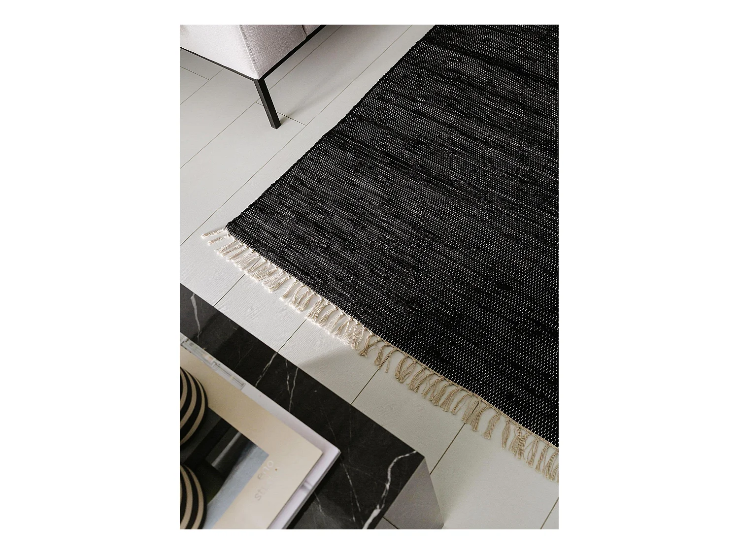 Tapis fabriqué à partir de matériaux recyclés Tom Noir 200x300 cm