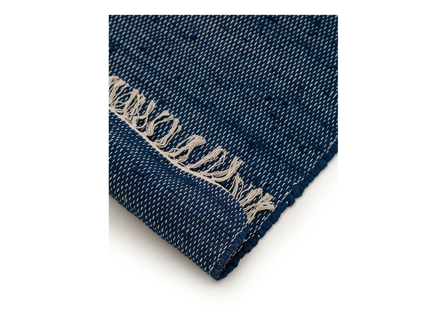 Tapis fabriqué à partir de matériaux recyclés Tom Bleu foncé 70x120 cm