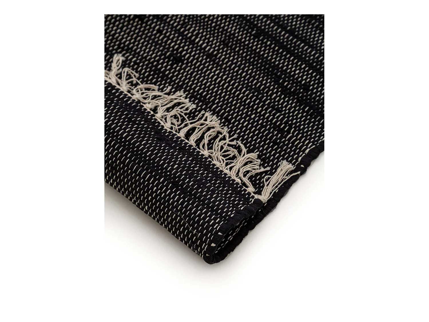 Tapis fabriqué à partir de matériaux recyclés Tom Noir 160x230 cm