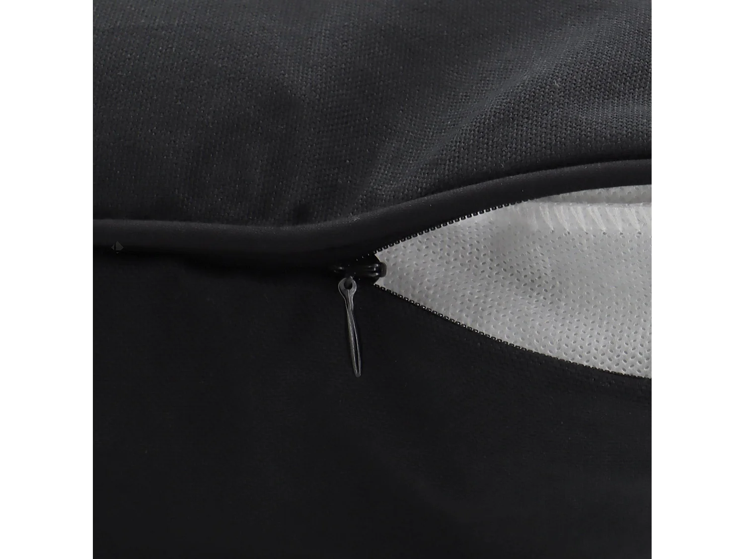 Housse de coussin 80x80 cm MONTSEGUR Noir