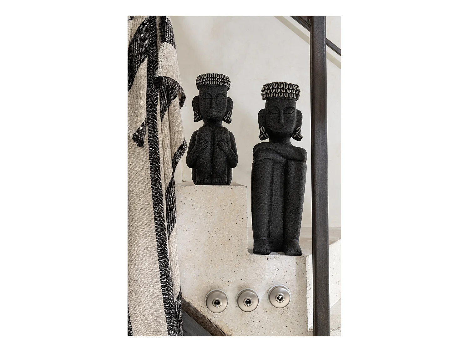 Statue Déco "Assise Ethnique" 33cm Noir