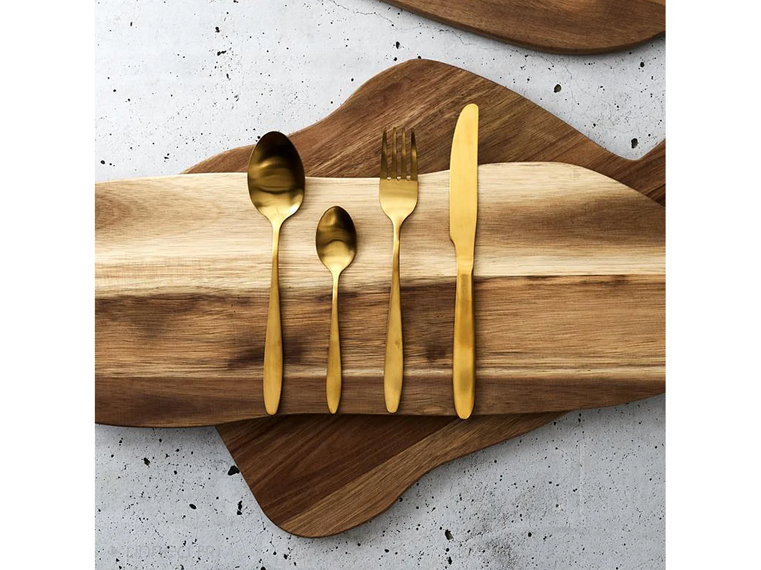 Ménagère 16 couverts DORI doré