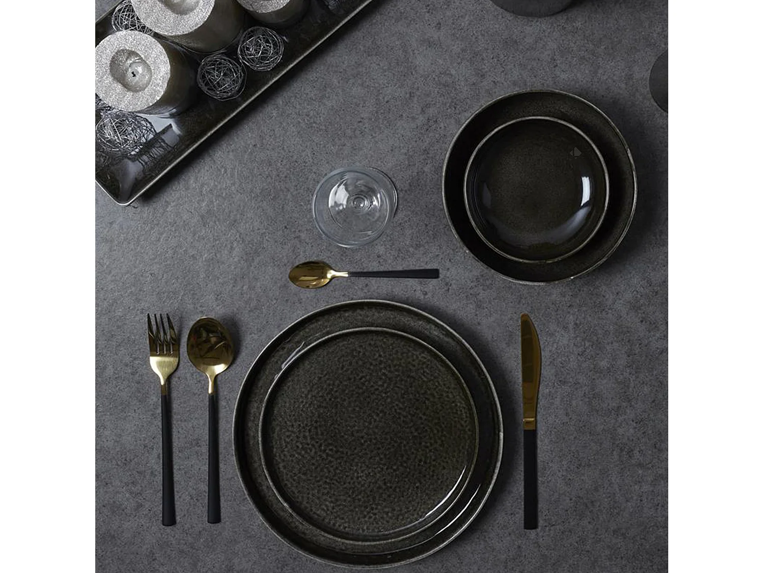 Ménagère 16 couverts GALO noir et doré