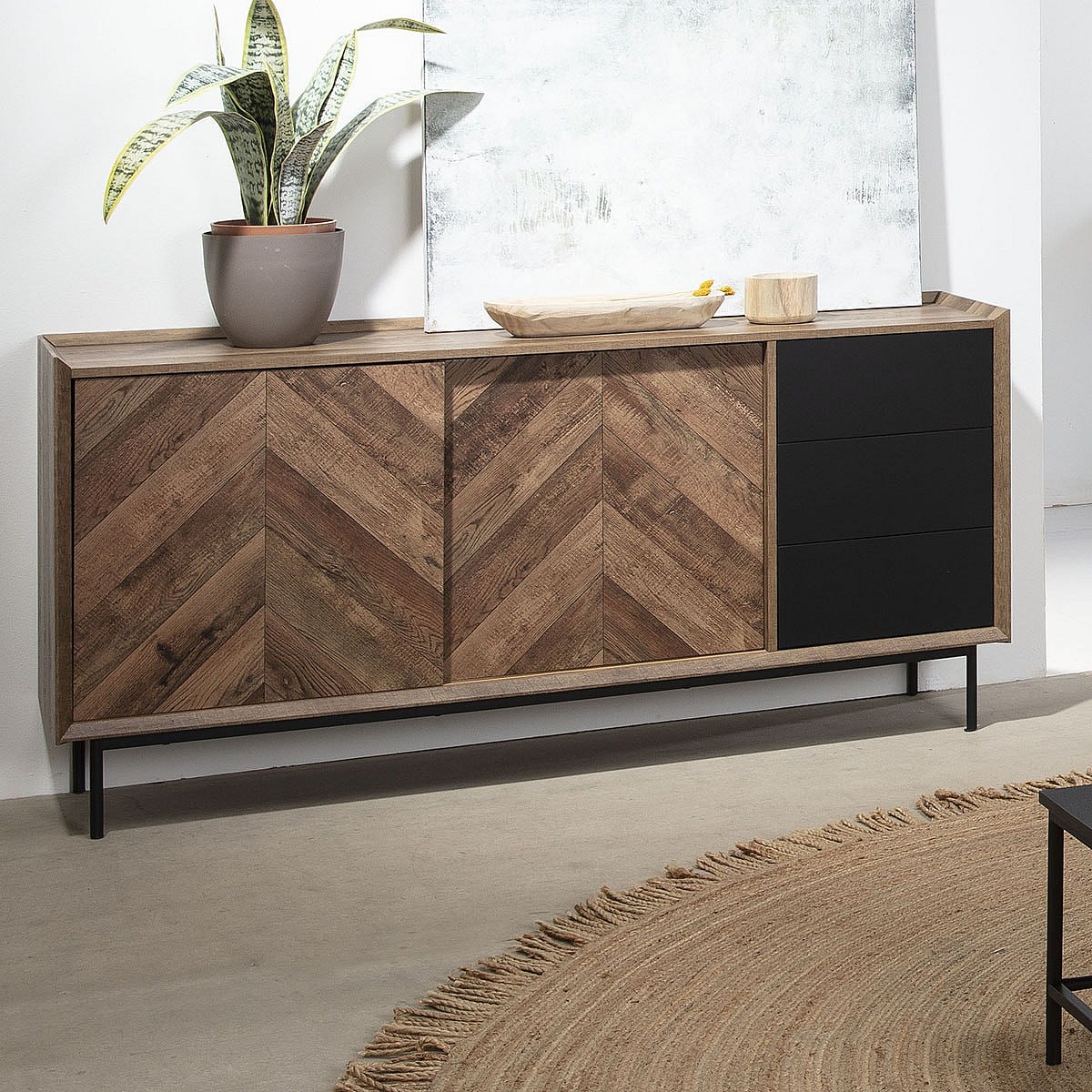 Buffet 2 Portes Effet Pin Naturel Et Noir 110x80cm – Gamme Chevrons, Pieds Métal, Fermeture Douce – Salon, Salle à Manger