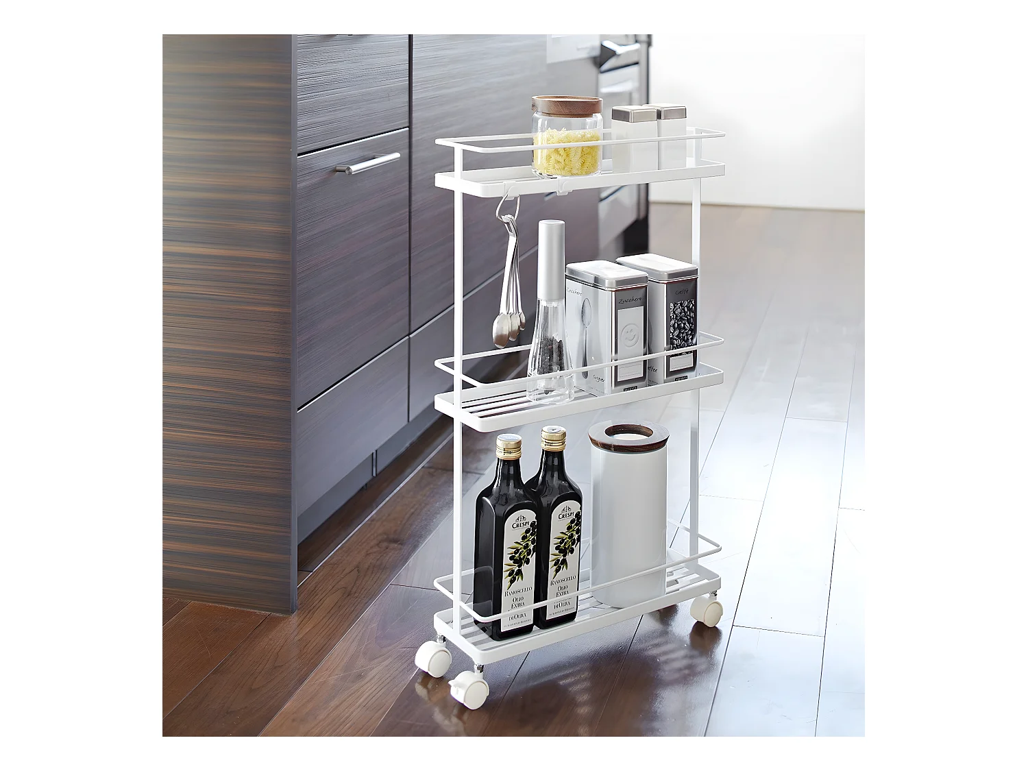 Dienstwagen van wit staal op wielen - L38 cm