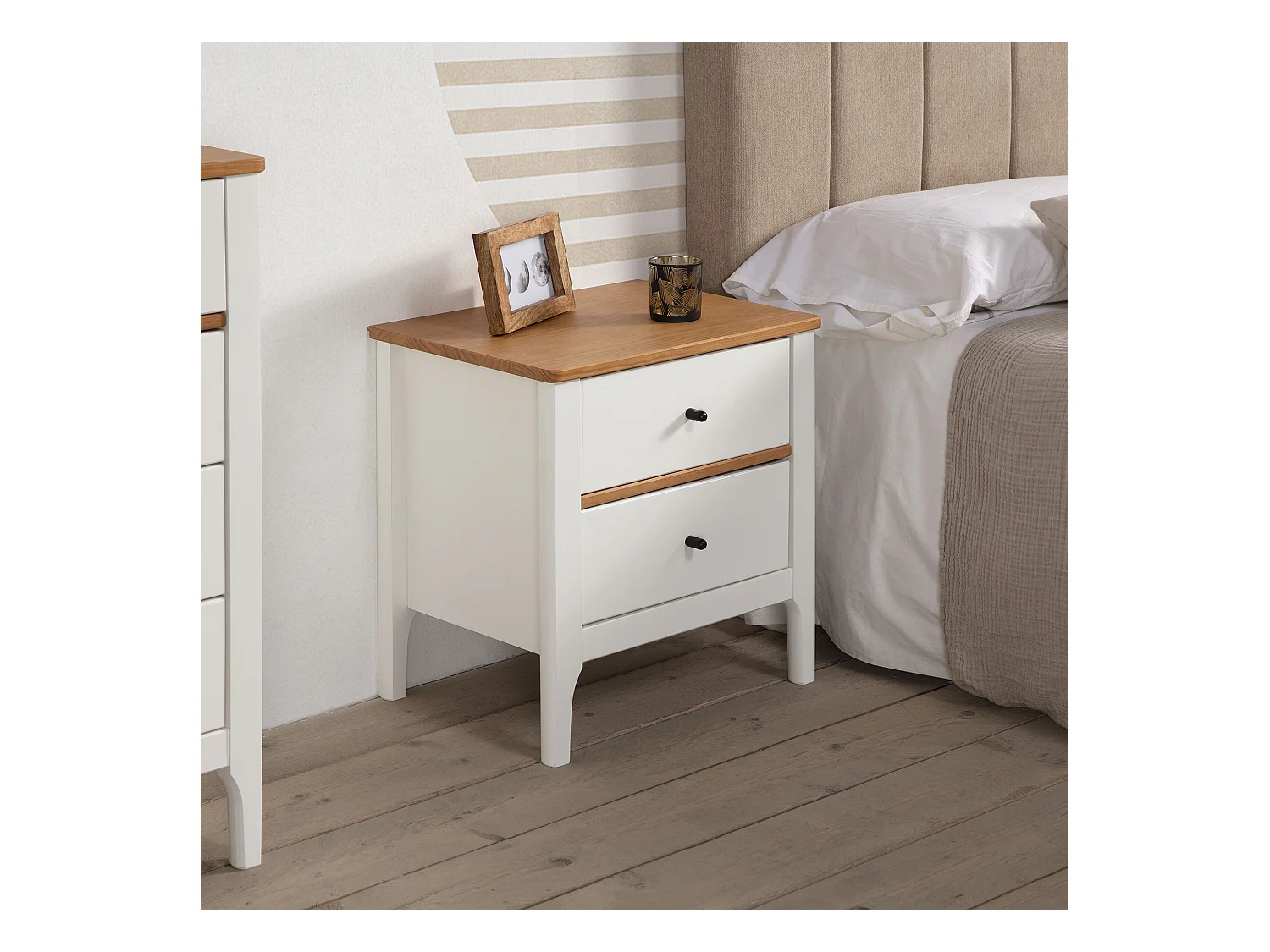 Comodino Luca 2 Cassetti Bianco, Legno Massello, 46 ​​cm (Larghezza) 35 cm (Profondità) 51 cm (Altezza)