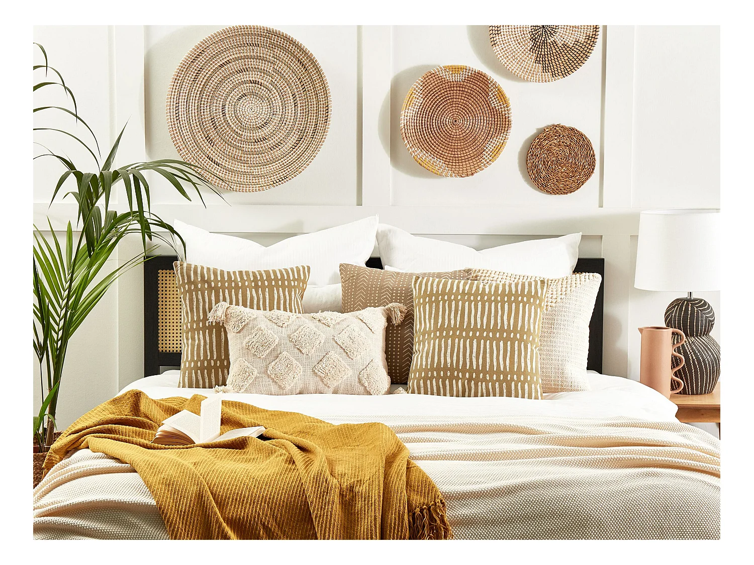 Dekokissen mit Füllung Streifenmuster Baumwolle beige / weiß 45 x 45 cm Salix