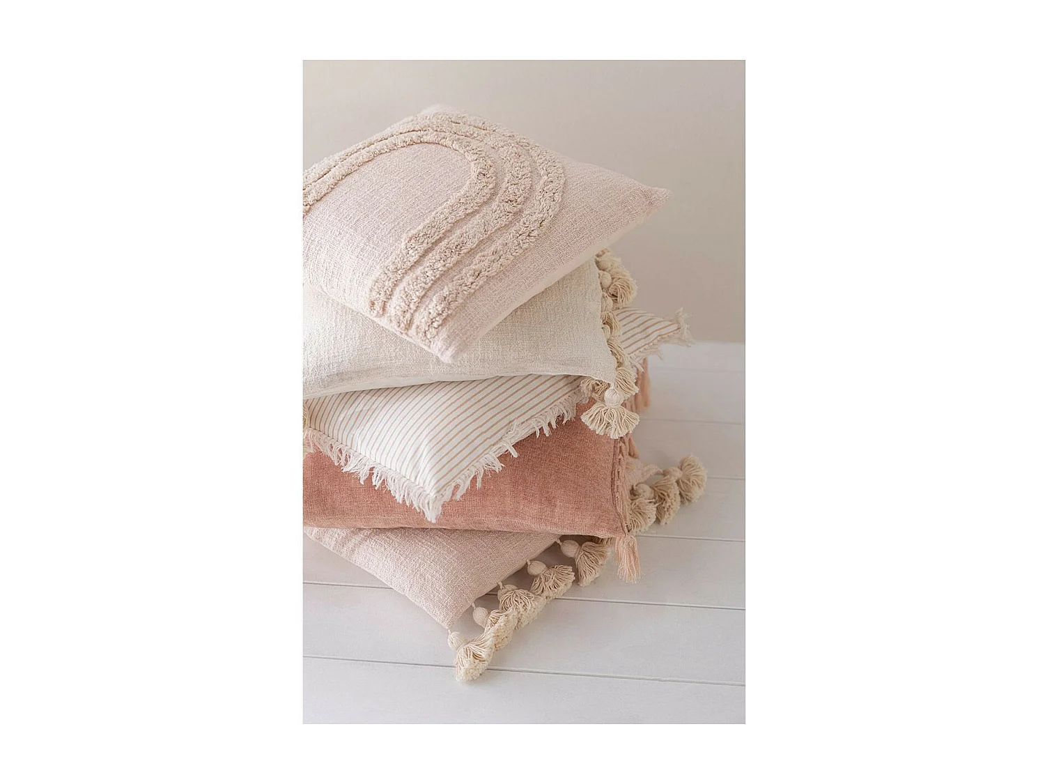 Coussin Déco Pompons "Bella" 48x48cm Beige
