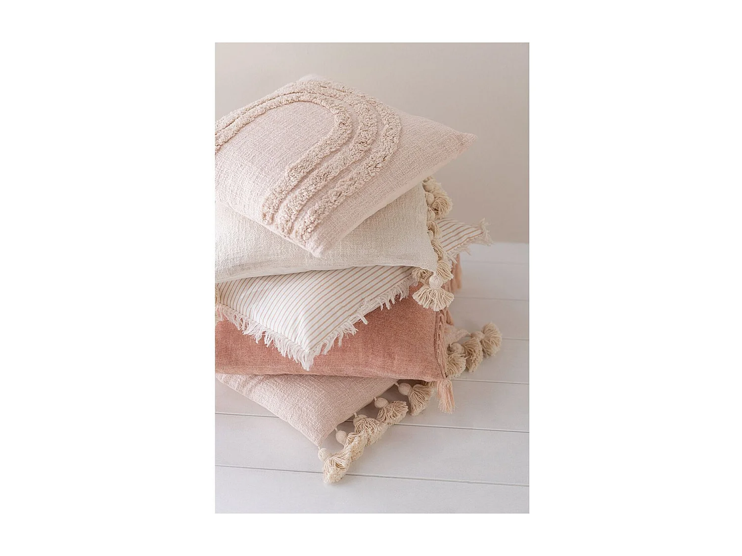 Coussin Déco Pompons "Bella" 48x48cm Beige