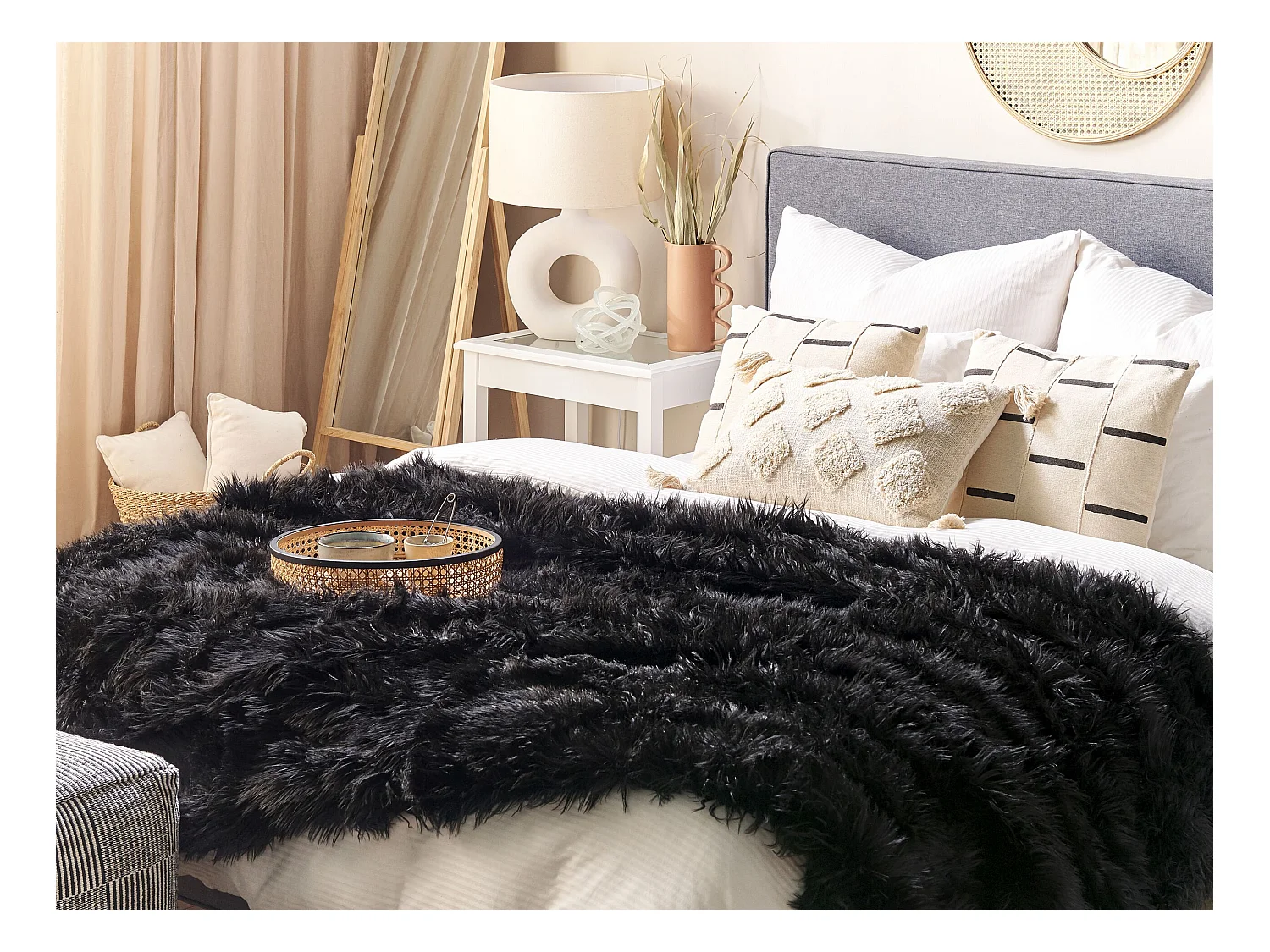 Decke Acryl schwarz 150 x 200 cm Felloptik Wohndecke Überwurf Modern Delice