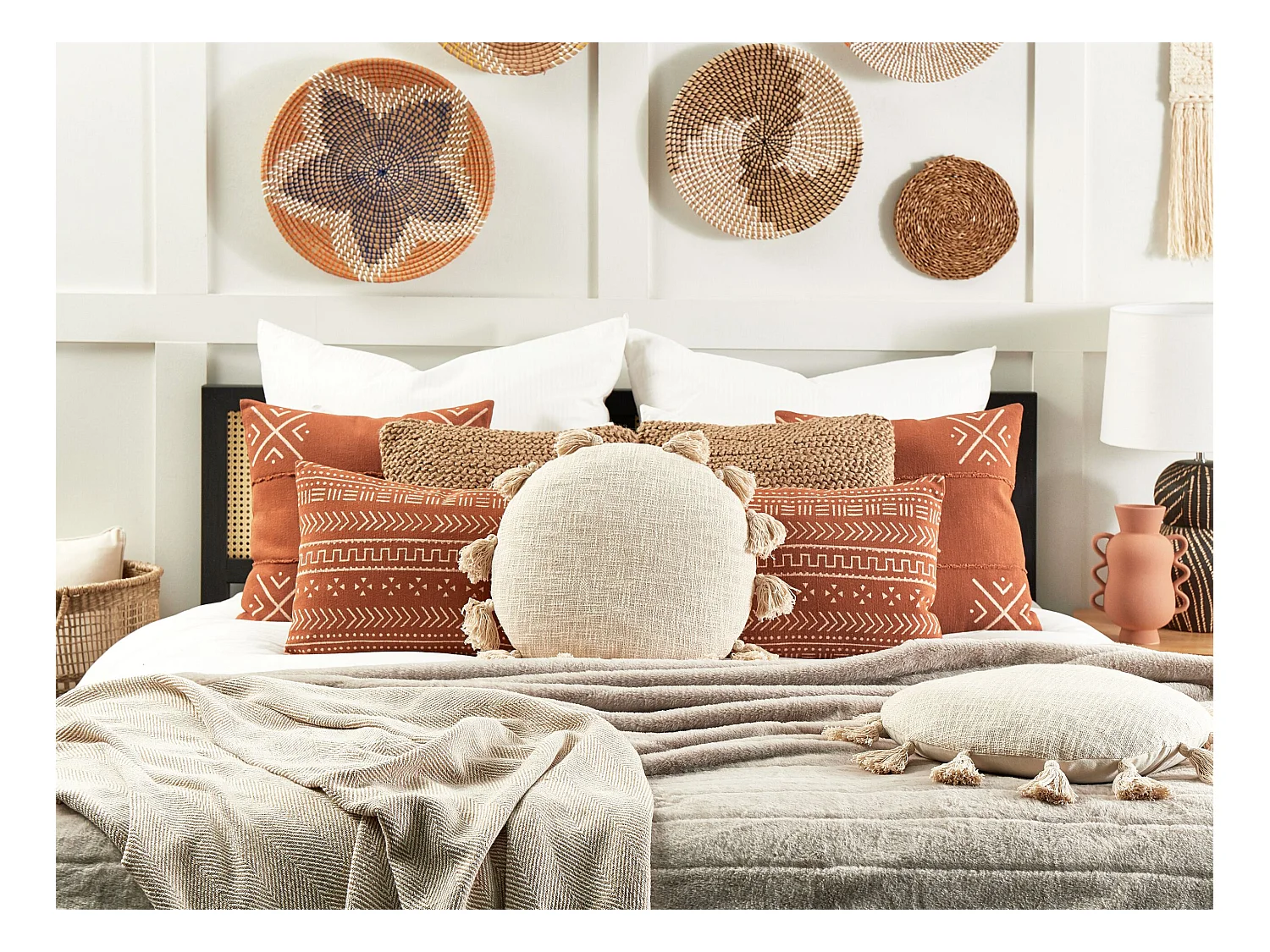 Dekokissen 2er Set mit Füllung Quasten Baumwolle beige rund 45 cm Boho Madia