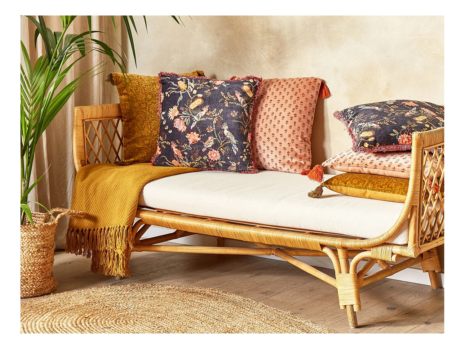 Lot de 2 coussins décoratifs MORUS Velours 45 x 45 cm Noir Motif floral