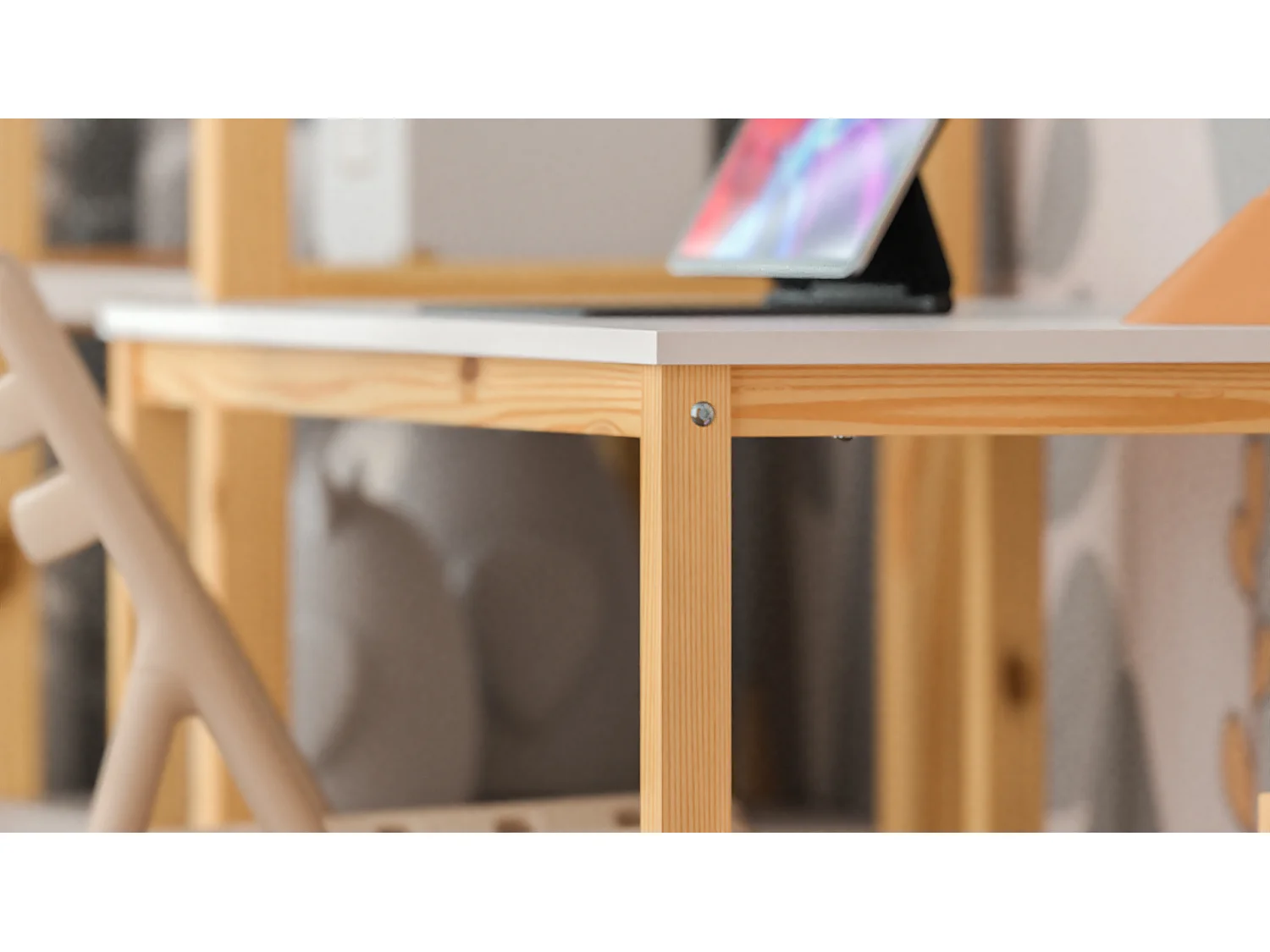 Bureau enfant en pin massif 120x60 beige