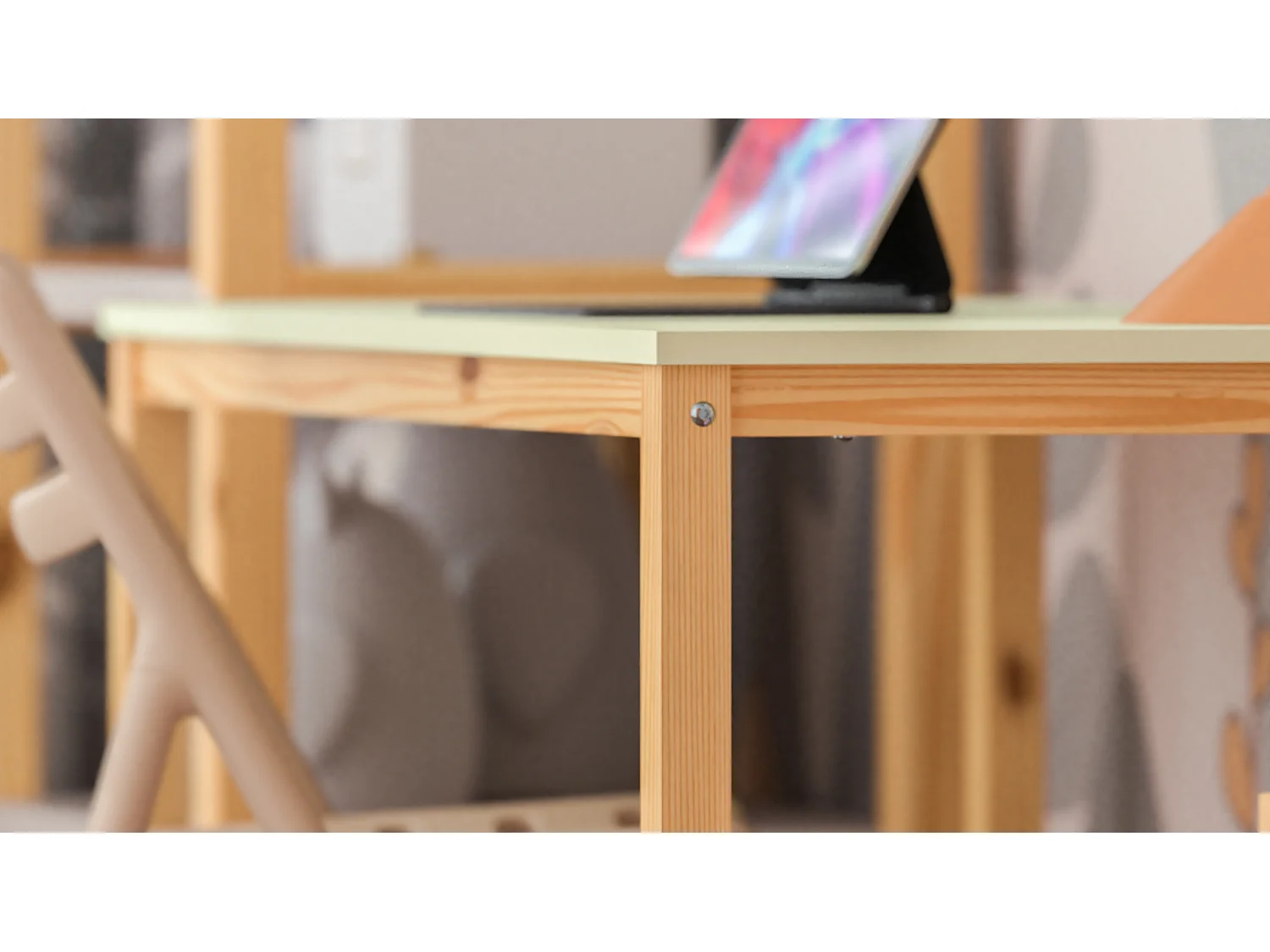 Bureau enfant en pin massif 120x58 noir