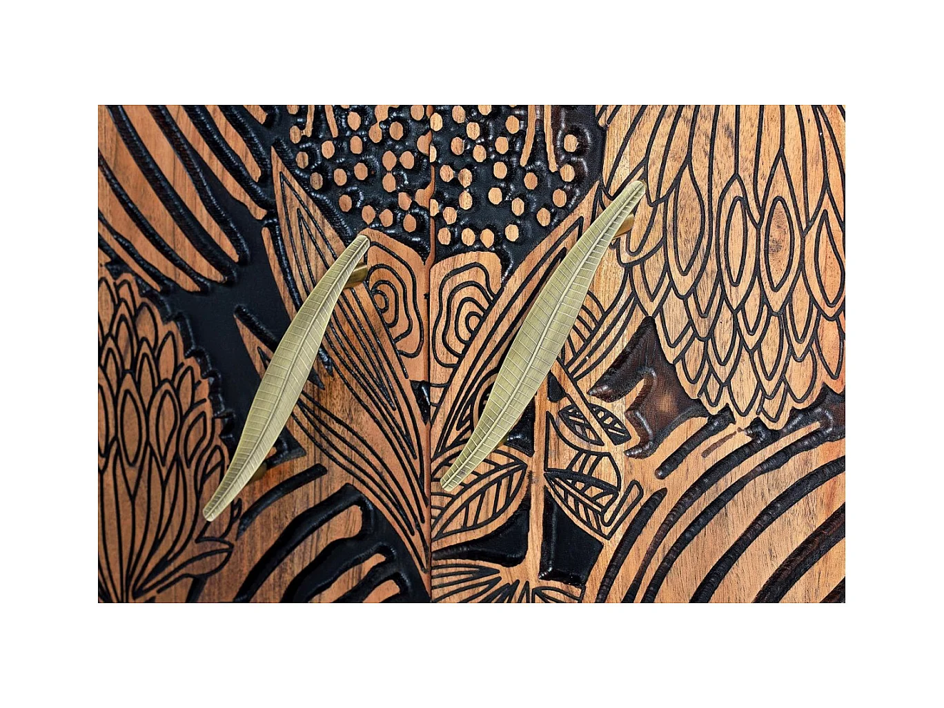 Buffet en bois d'acacia sculptée