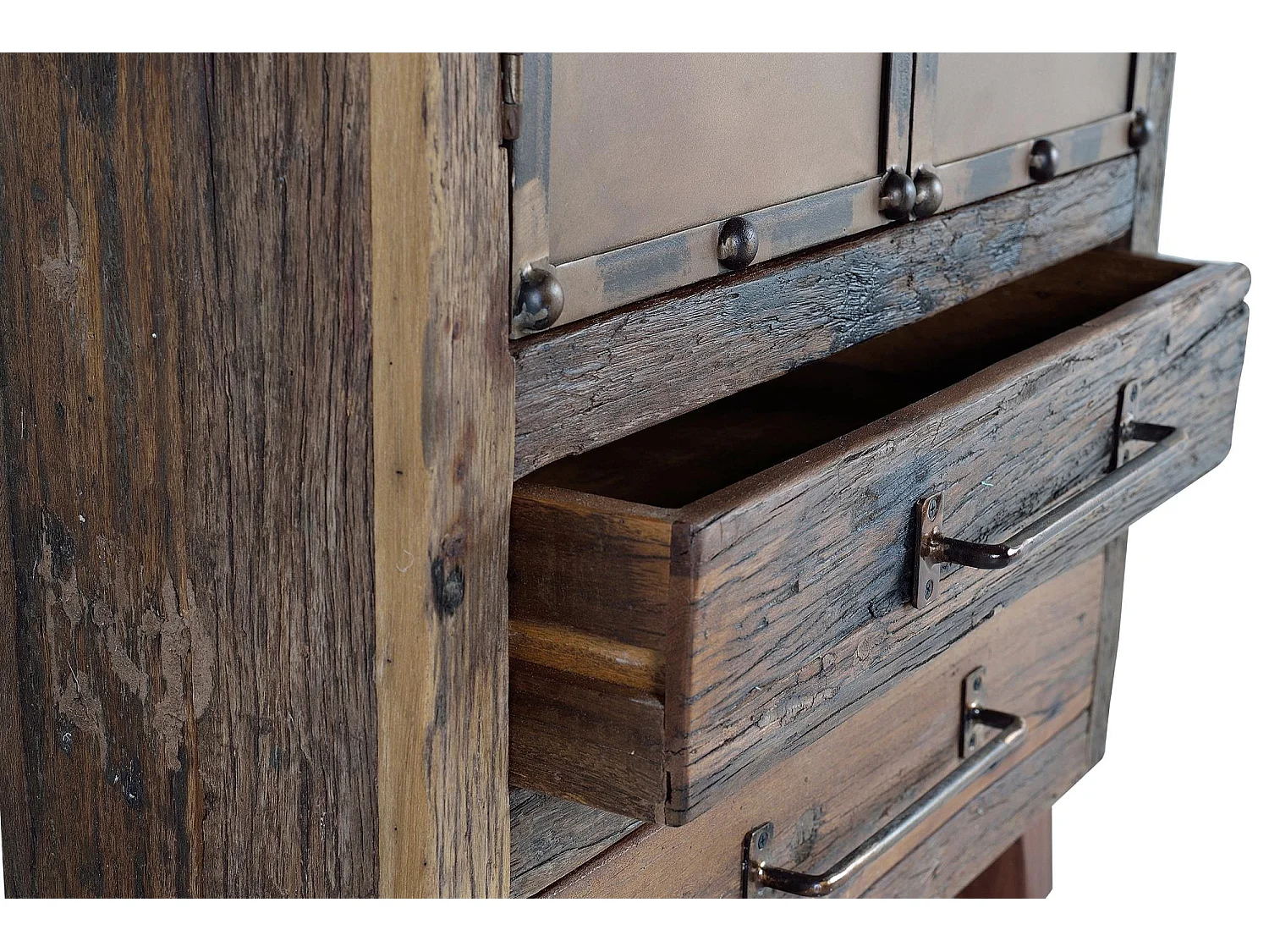 Aparador de madera y metal reciclados