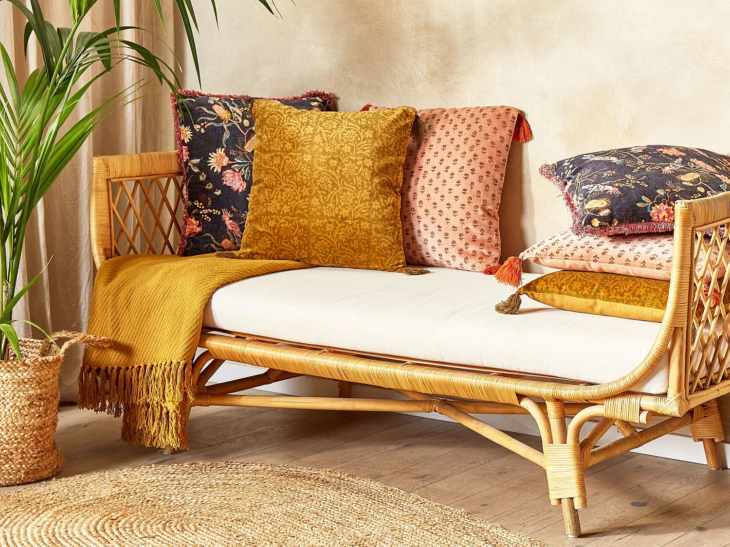 Lot de 2 coussins décoratifs RHEUM Velours 45 x 45 cm Jaune Motif floral