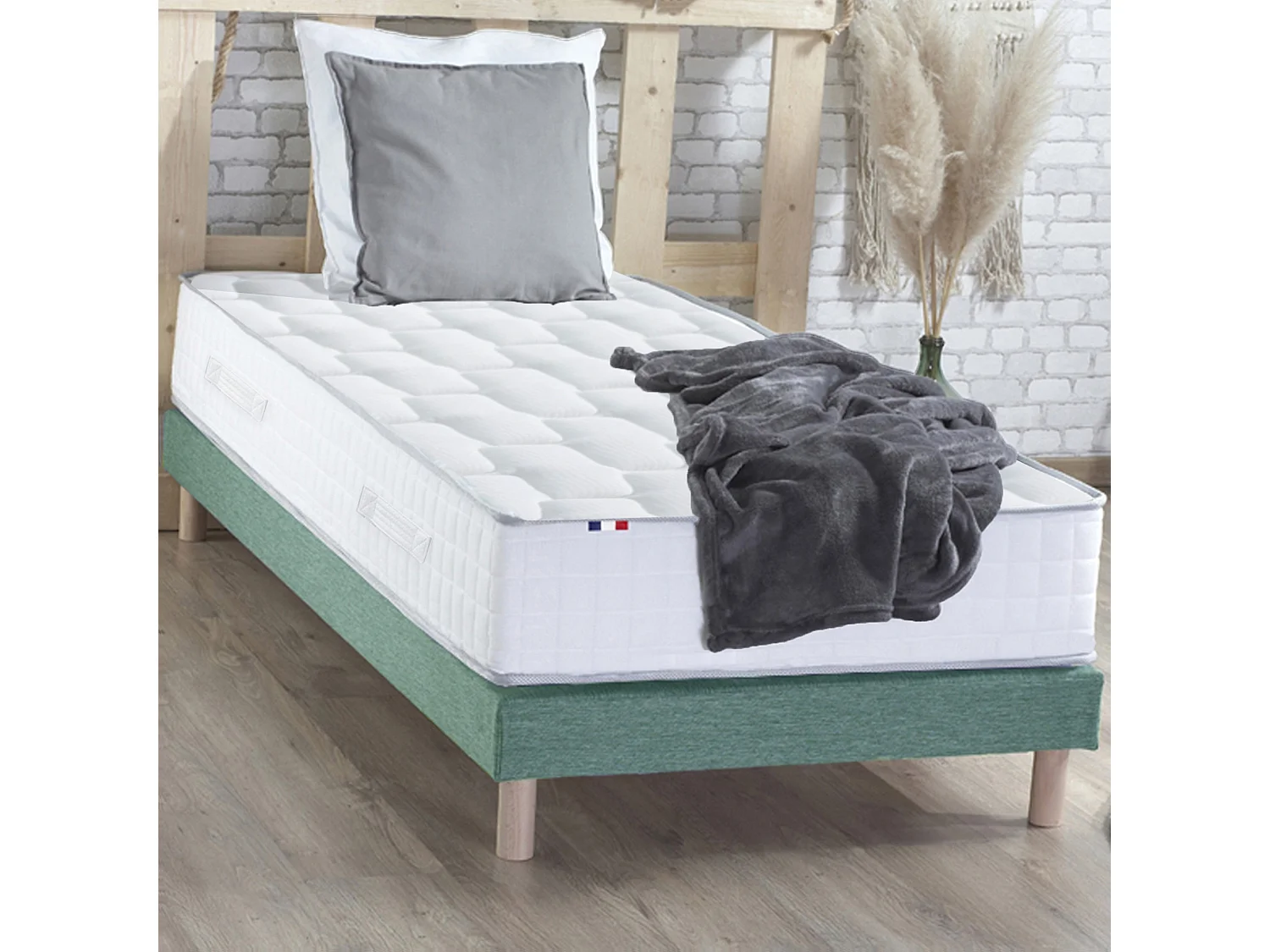 Ensemble literie : matelas à ressorts ODYSSEE et mémoire de forme avec sommier - Qualité française Dimensions - 90 x 190 cm, Sommier - Vert celadon