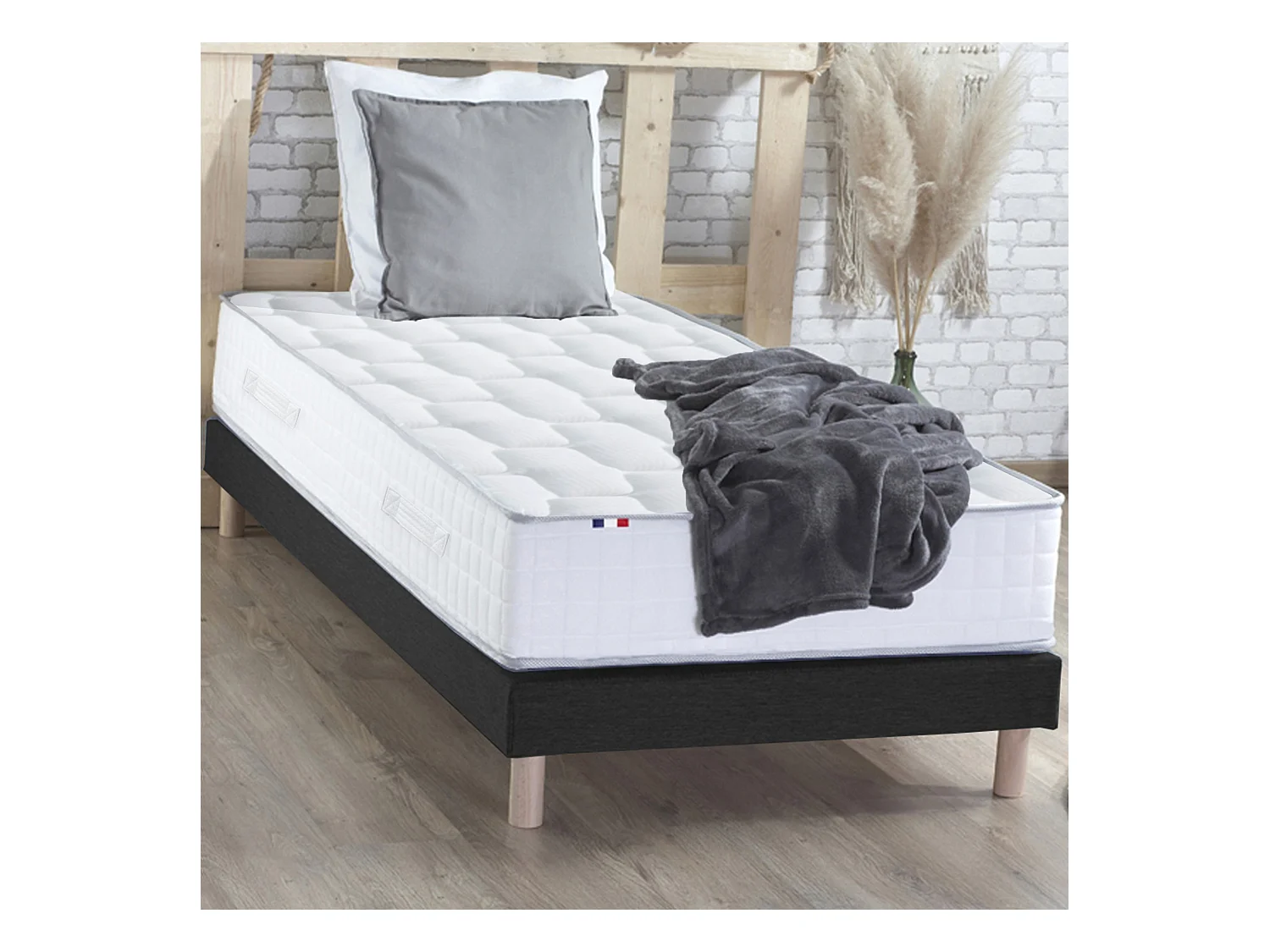 Ensemble literie : matelas à ressorts ODYSSEE et mémoire de forme avec sommier - Qualité française Dimensions - 90 x 190 cm, Sommier - Noir