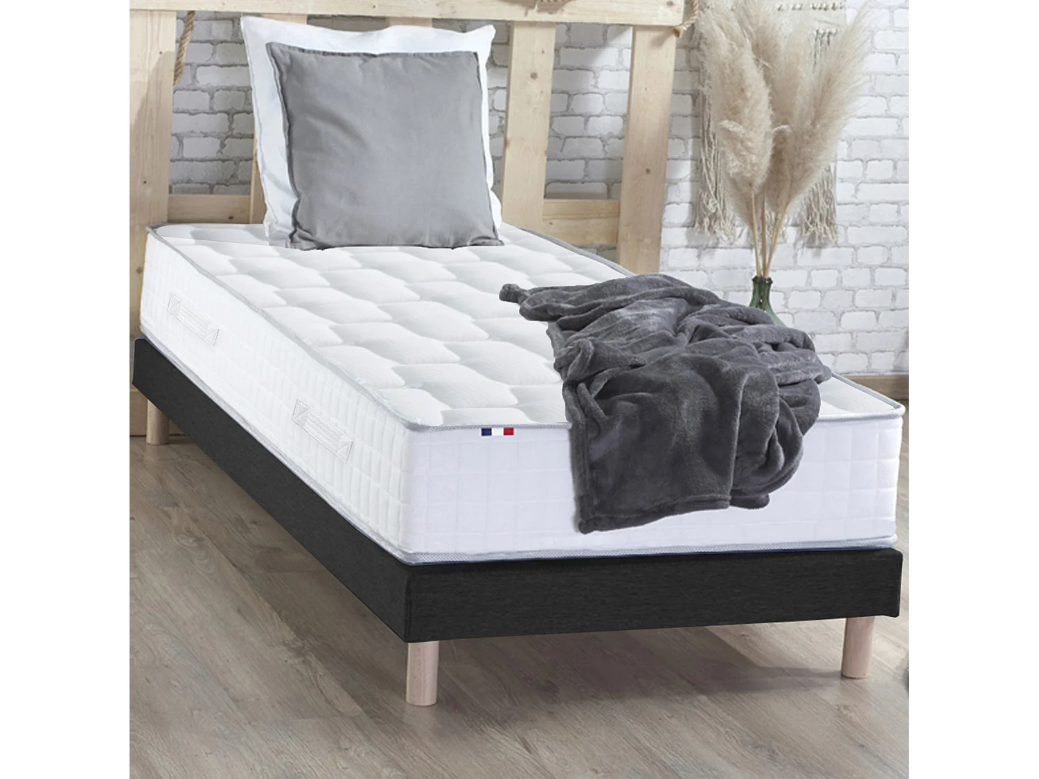 Ensemble literie : matelas à ressorts ODYSSEE et mémoire de forme avec sommier - Qualité française Dimensions - 90 x 190 cm, Sommier - Noir