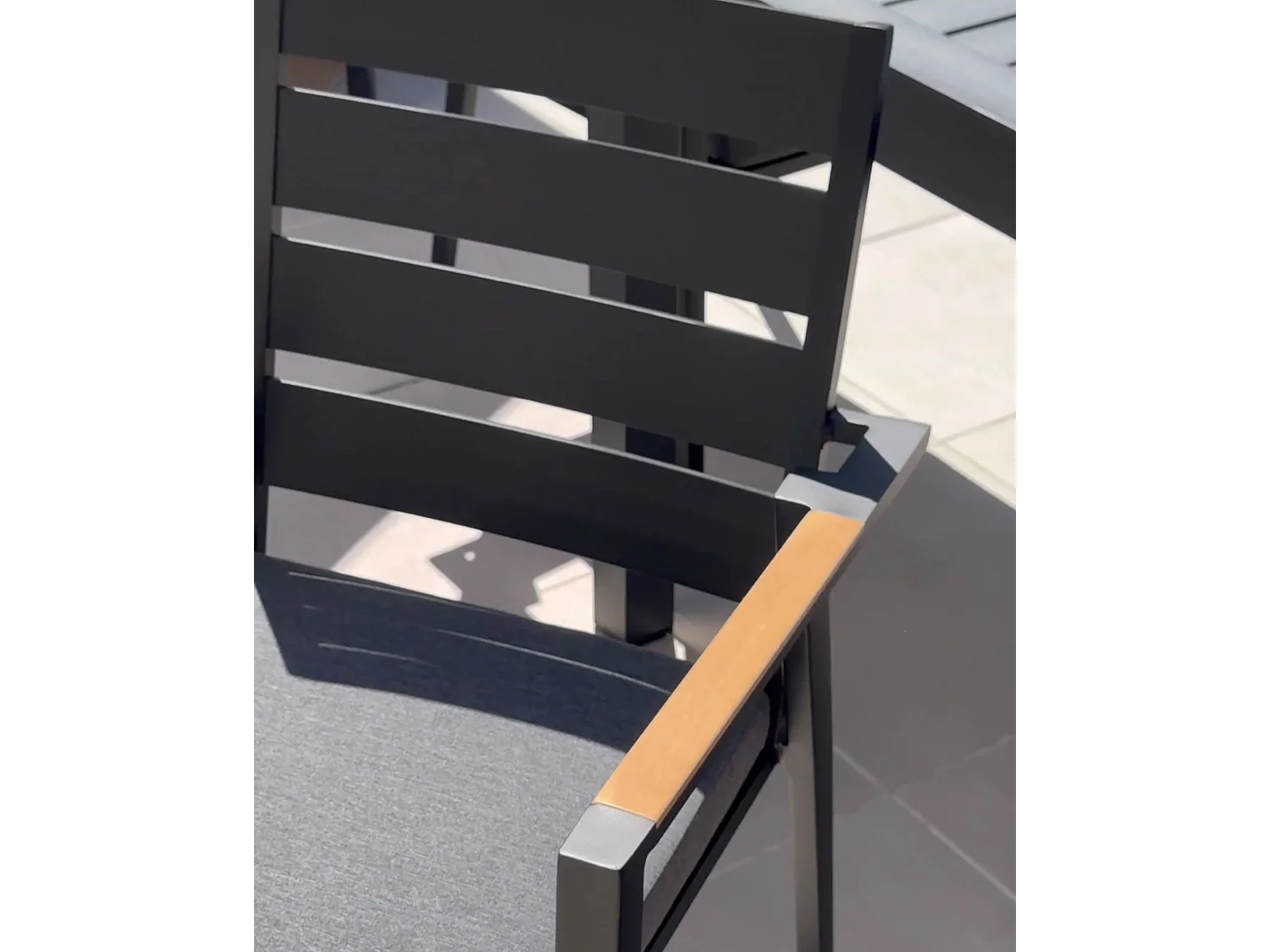Lot de 6 chaises de jardin avec coussins TAVIANO Métal Noir