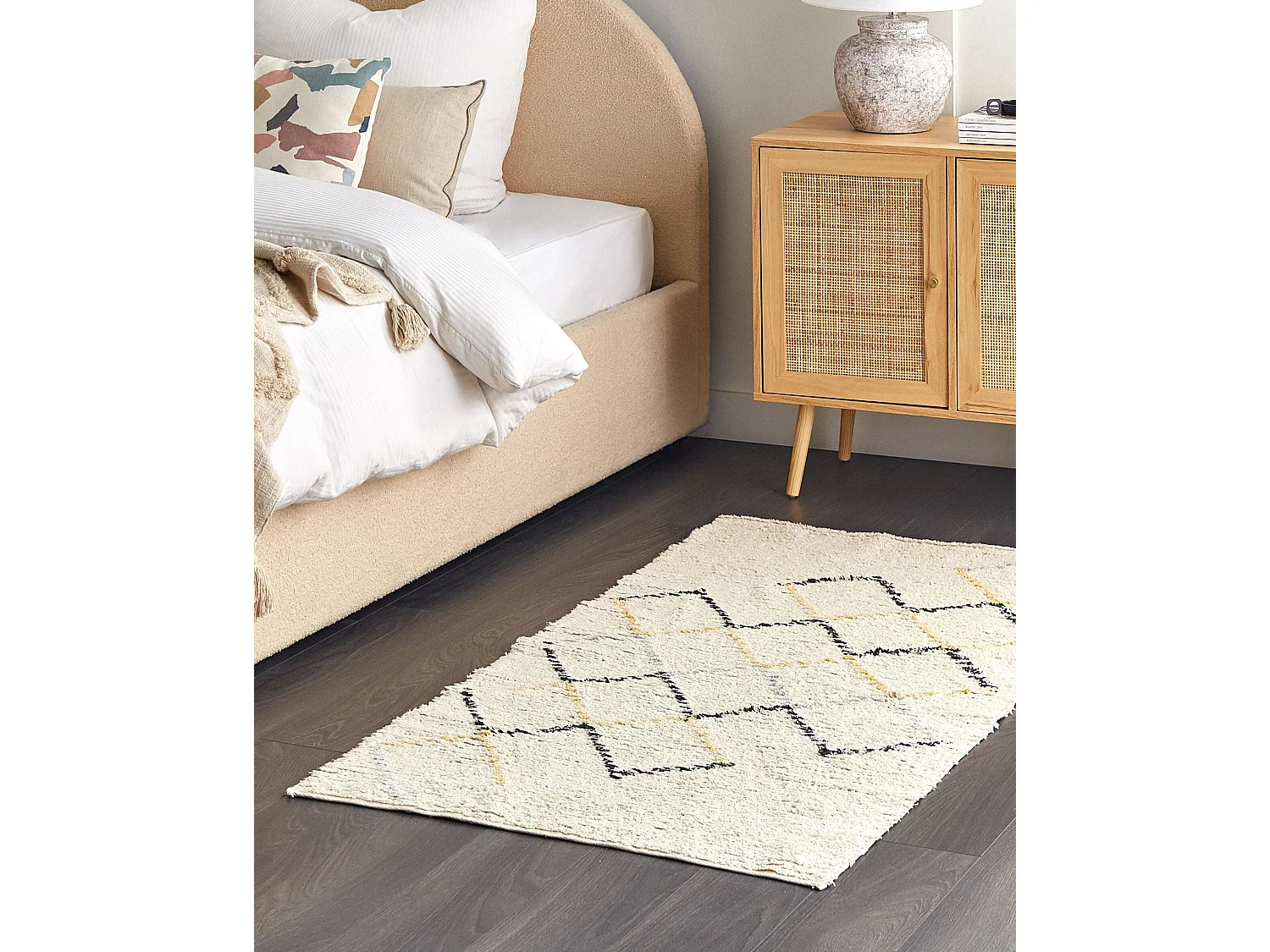 Baumwollteppich geometrisches Muster handgetuftet 80 x 150 cm beige TEZPUR