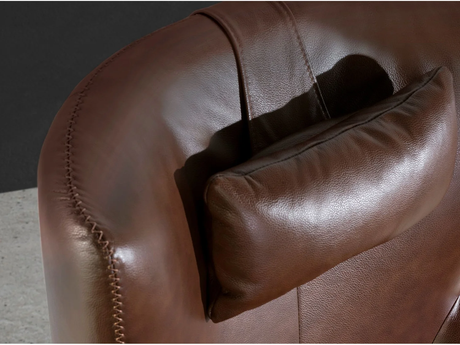 Fauteuil pivotant en cuir brun cognac 5089 ANGEL CERDA