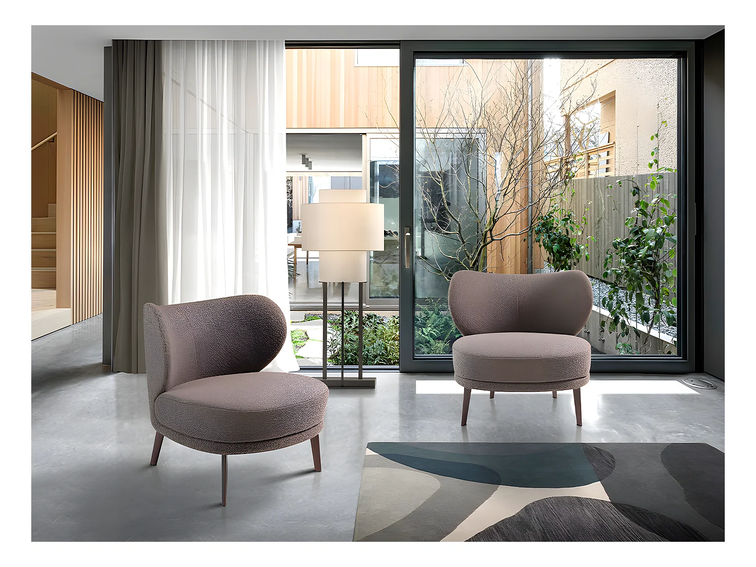 Fotel obrotowy z brązowej tkaniny