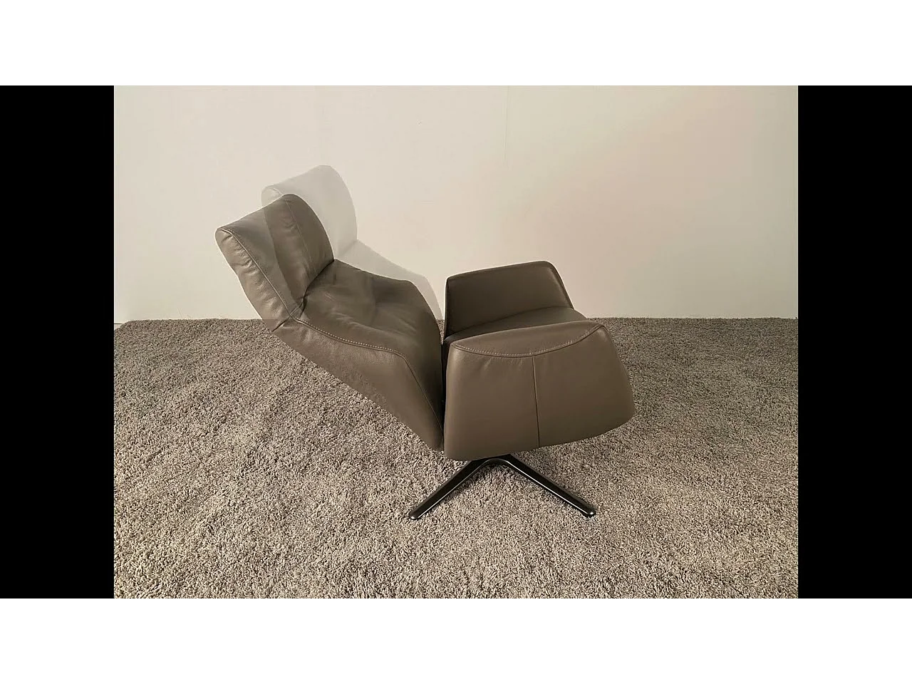 Fauteuil pivotant inclinable en cuir gris 5092 ANGEL CERDA