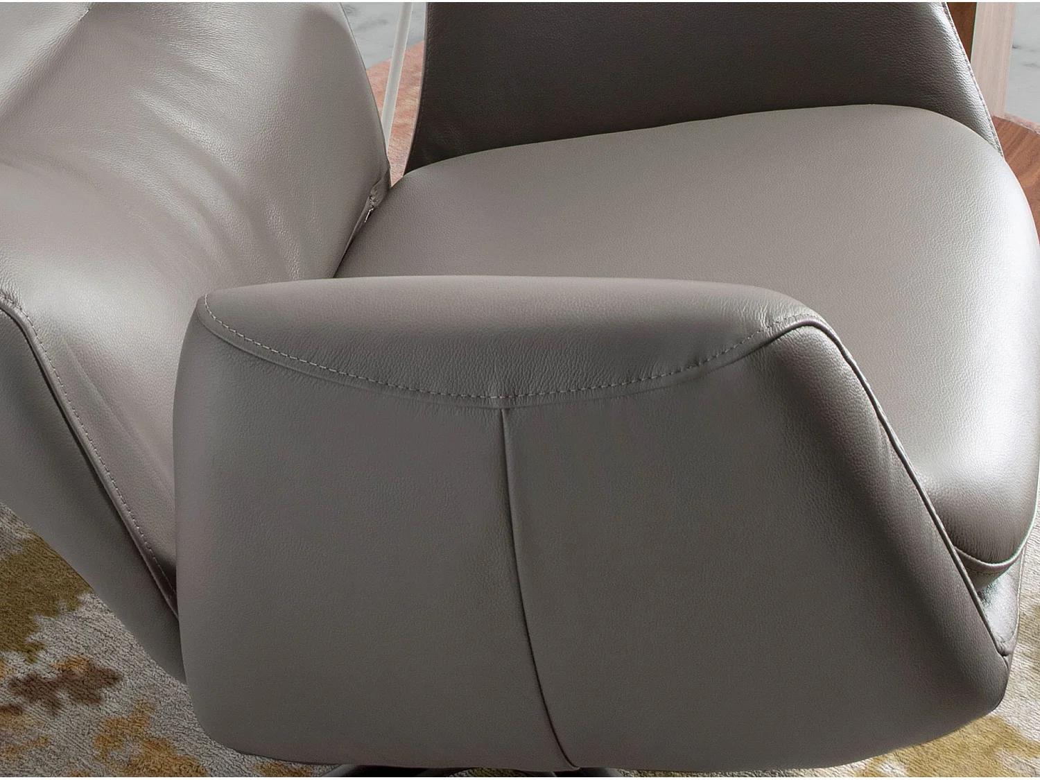 Fauteuil pivotant en cuir gris foncé 5092 ANGEL CERDA