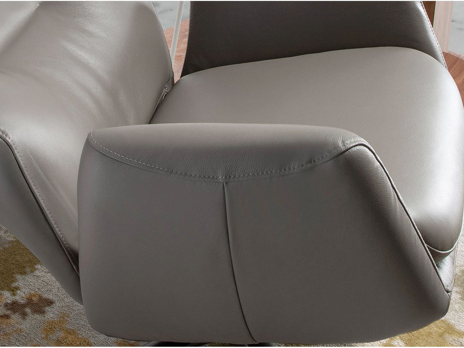 Fauteuil pivotant en cuir gris foncé 5092 ANGEL CERDA