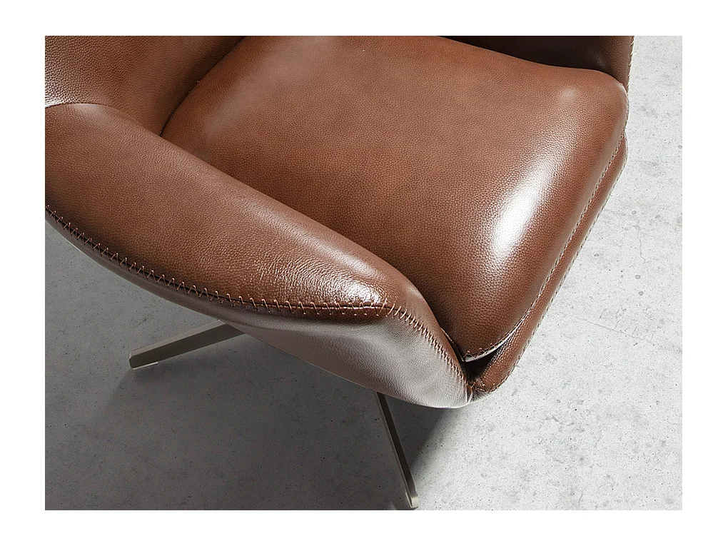 Sillón giratorio de piel y acero pulido  5093 ANGEL CERDA