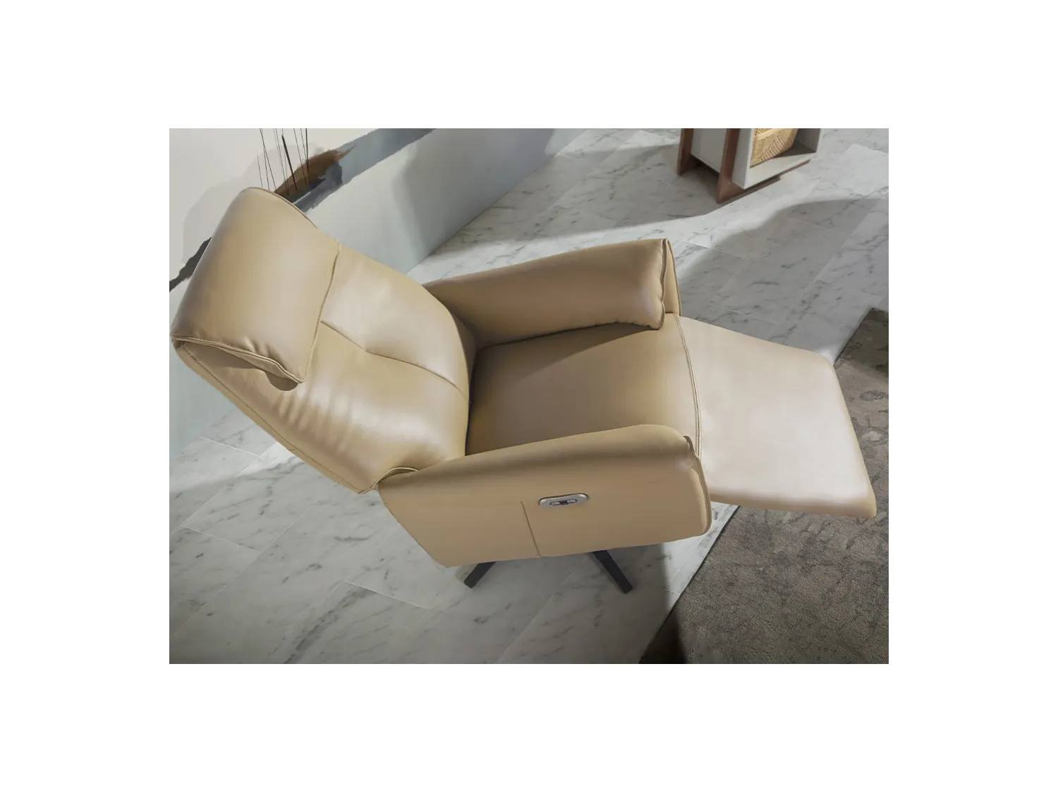 Drehsessel mit Relax-Mechanismus in sandfarbenem Leder  5086 ANGEL CERDA