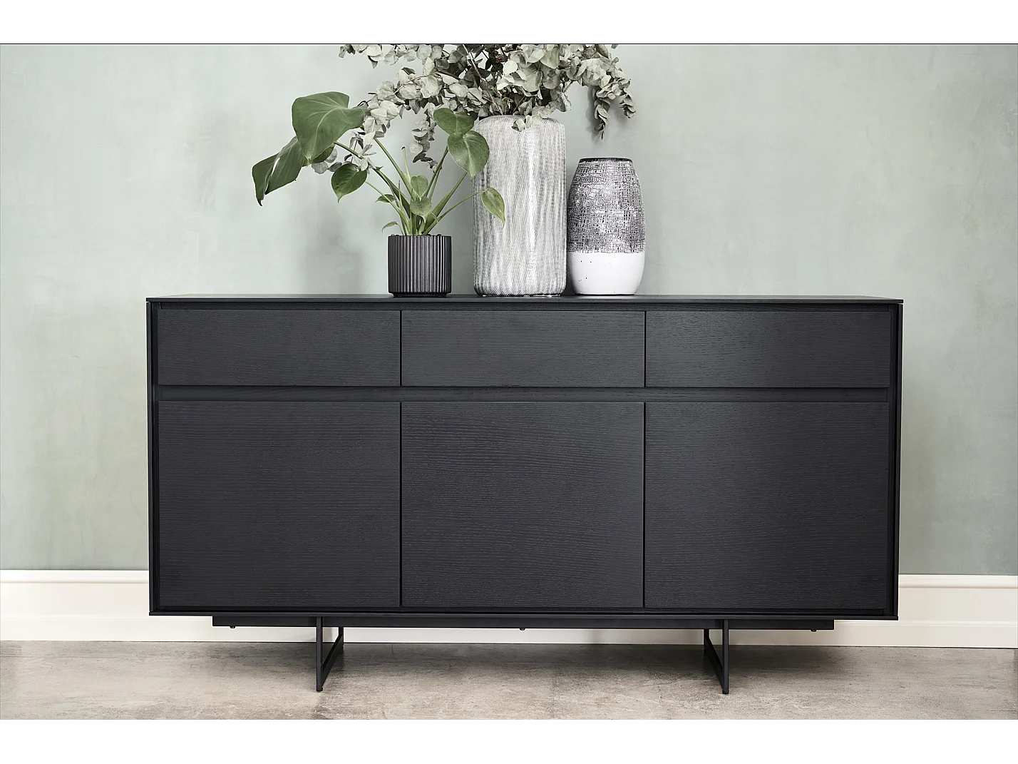 Buffet Tokyo avec 3 portes et 3 tiroirs - MDF et métal - Noir