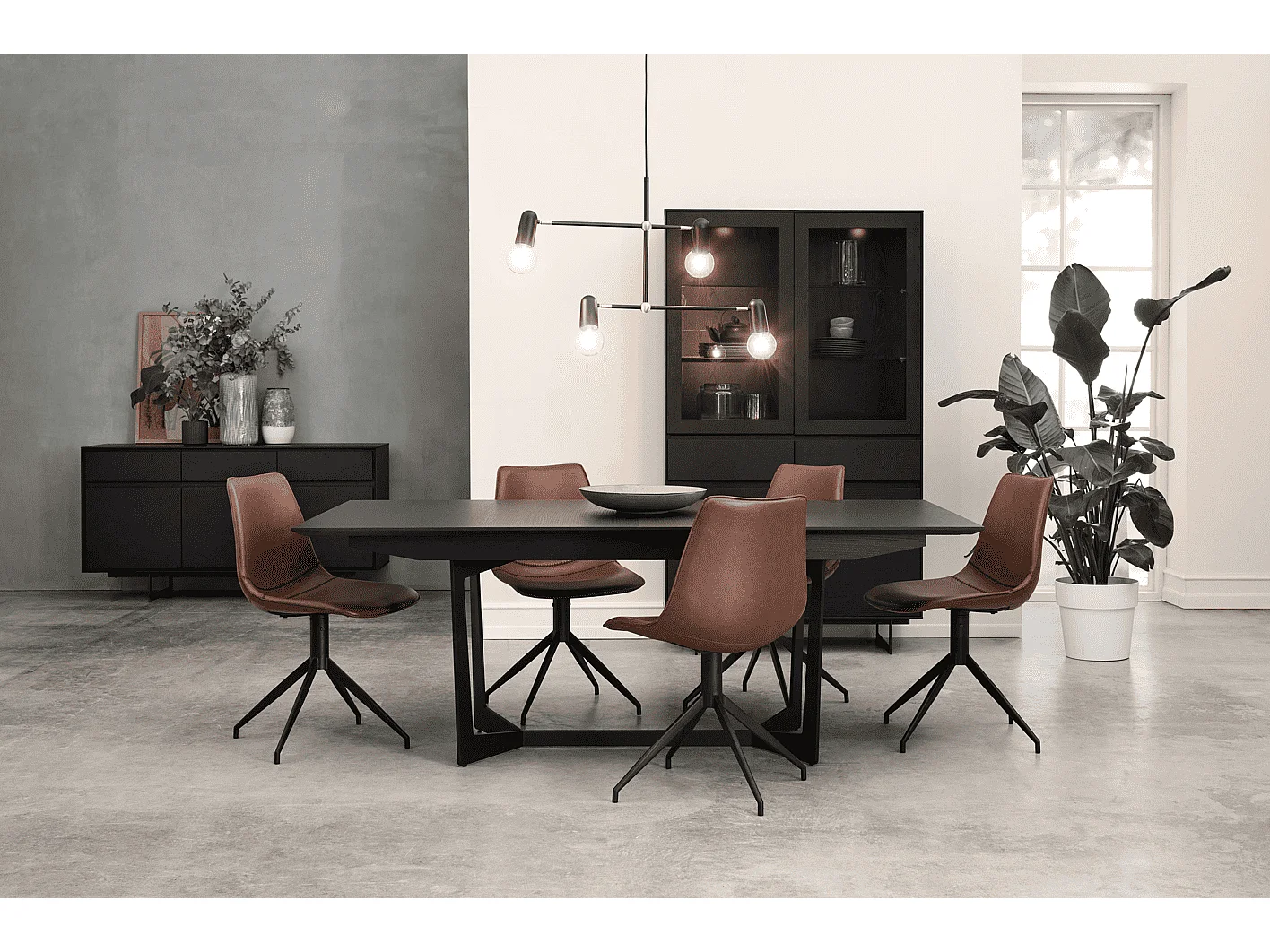 Buffet Tokyo avec 3 portes et 3 tiroirs - MDF et métal - Noir