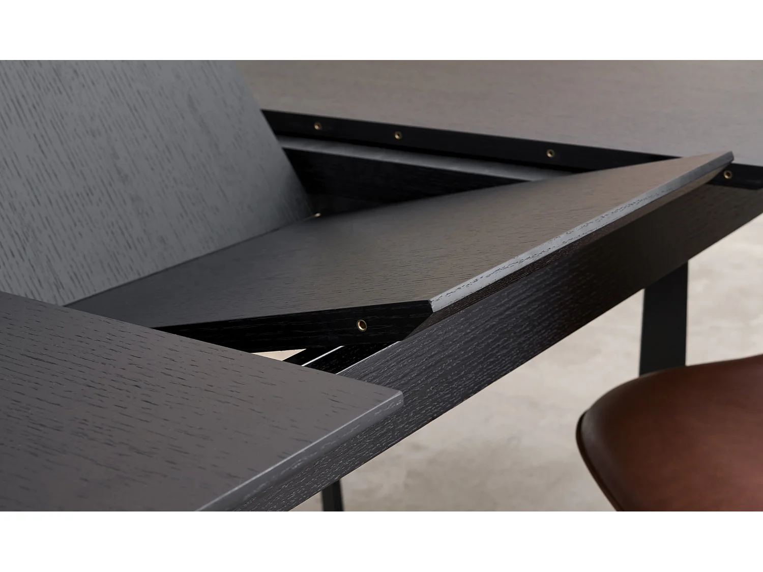 Table à manger extensible Tokyo - Rectangulaire - 6 à 10 couverts - MDF et métal - Noir