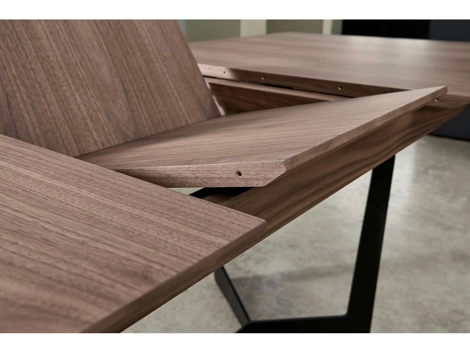 Table à manger extensible Tokyo - Rectangulaire - 6 à 10 couverts - MDF et métal - Noyer