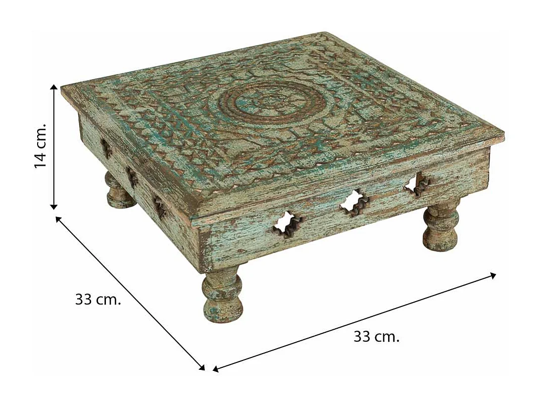 Mesa de centro em madeira trabalhada com acabamento artesanal 33x33x14