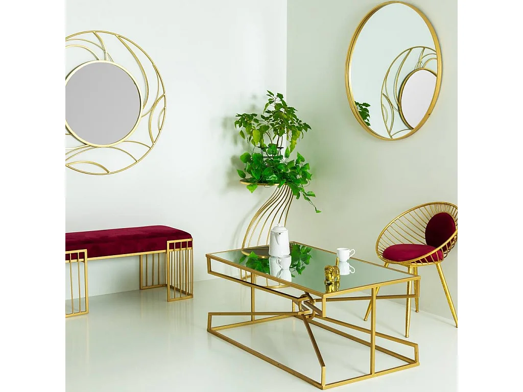 Mesa lateral de metal dourado com superfície de vidro d43x73