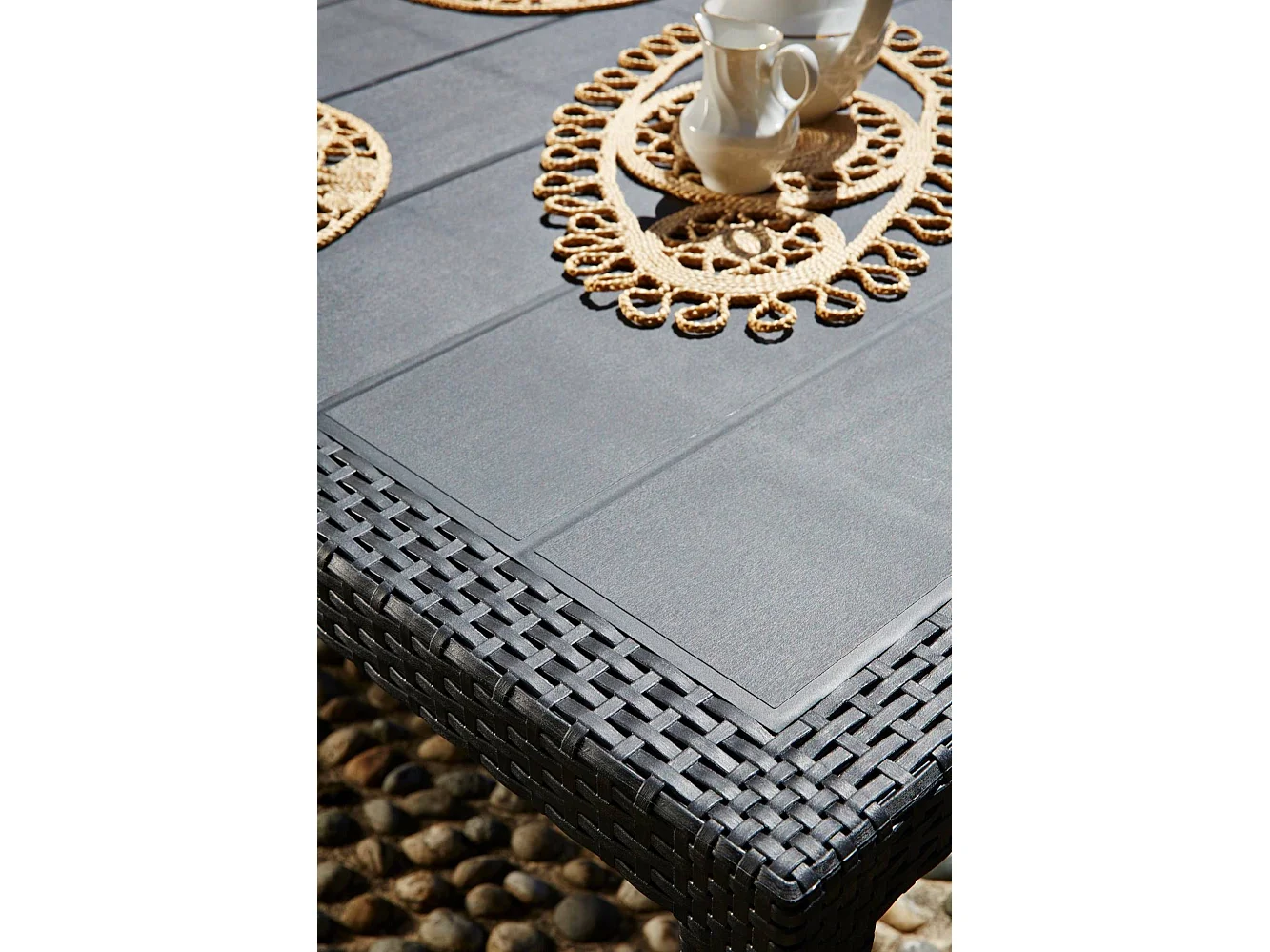 Table d'extérieur Dfelic, Étagère rectangulaire fixe, Table de jardin polyvalente effet rotin, 100% Made in Italy, 138x78h72 cm, Anthracite
