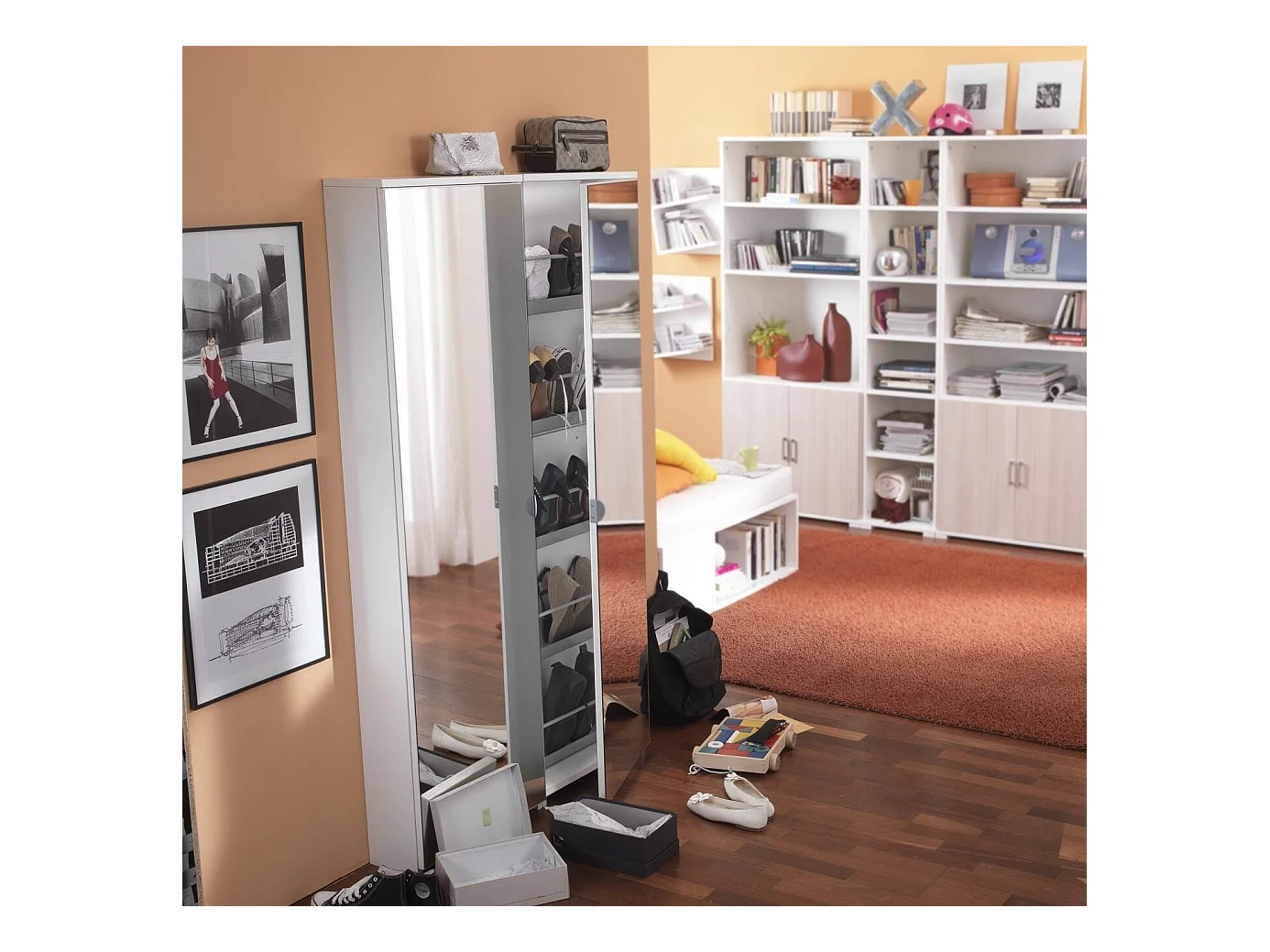 Dmora - Scarpiera Amonature, 50x18h178 cm, Bianco