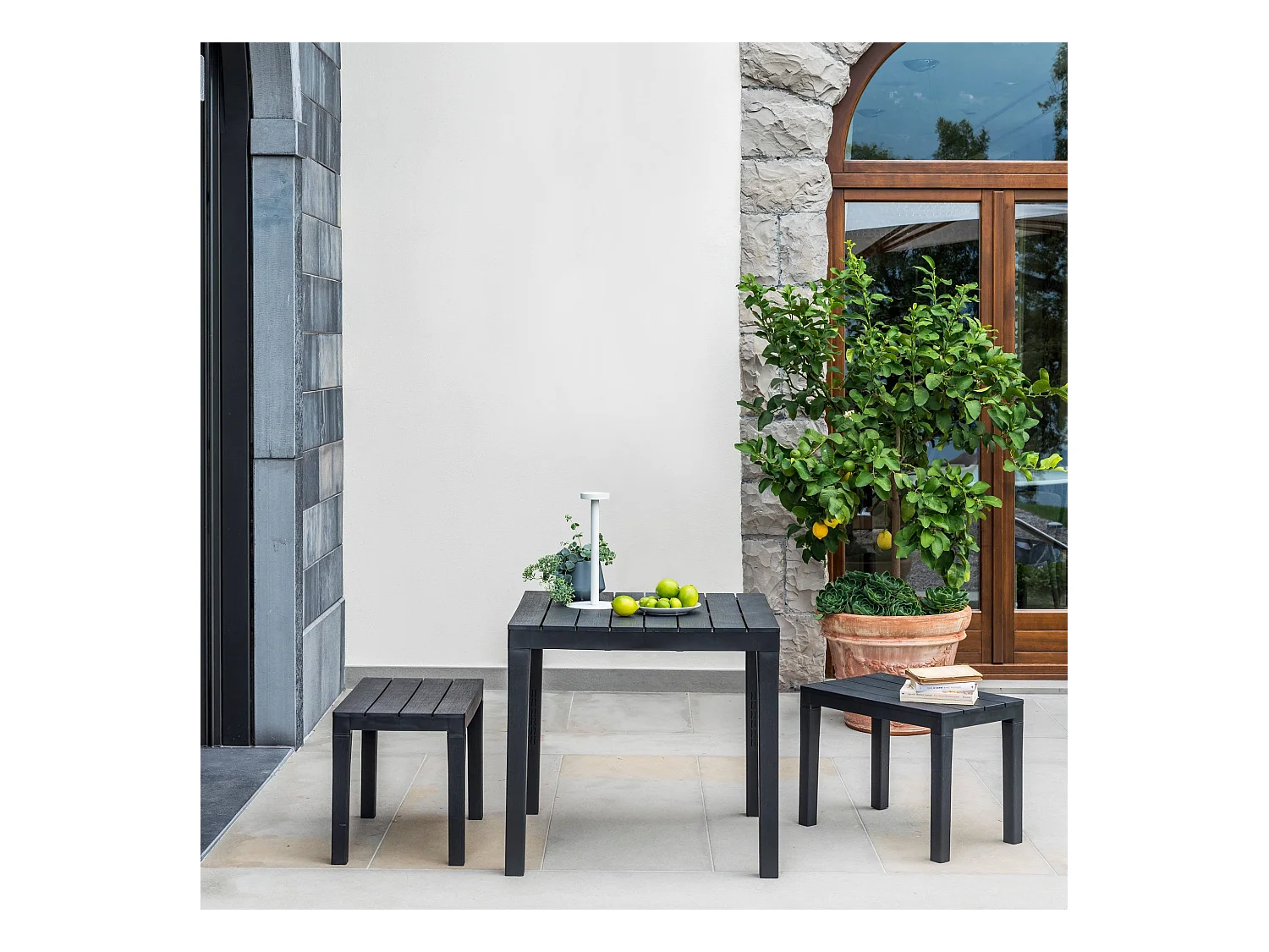 Moncalieri outdoor loungeset, Tuinset met 1 vierkante tafel en 2 banken, Indoor en outdoor Pic Nic set, 100% Made in Italy, Antraciet